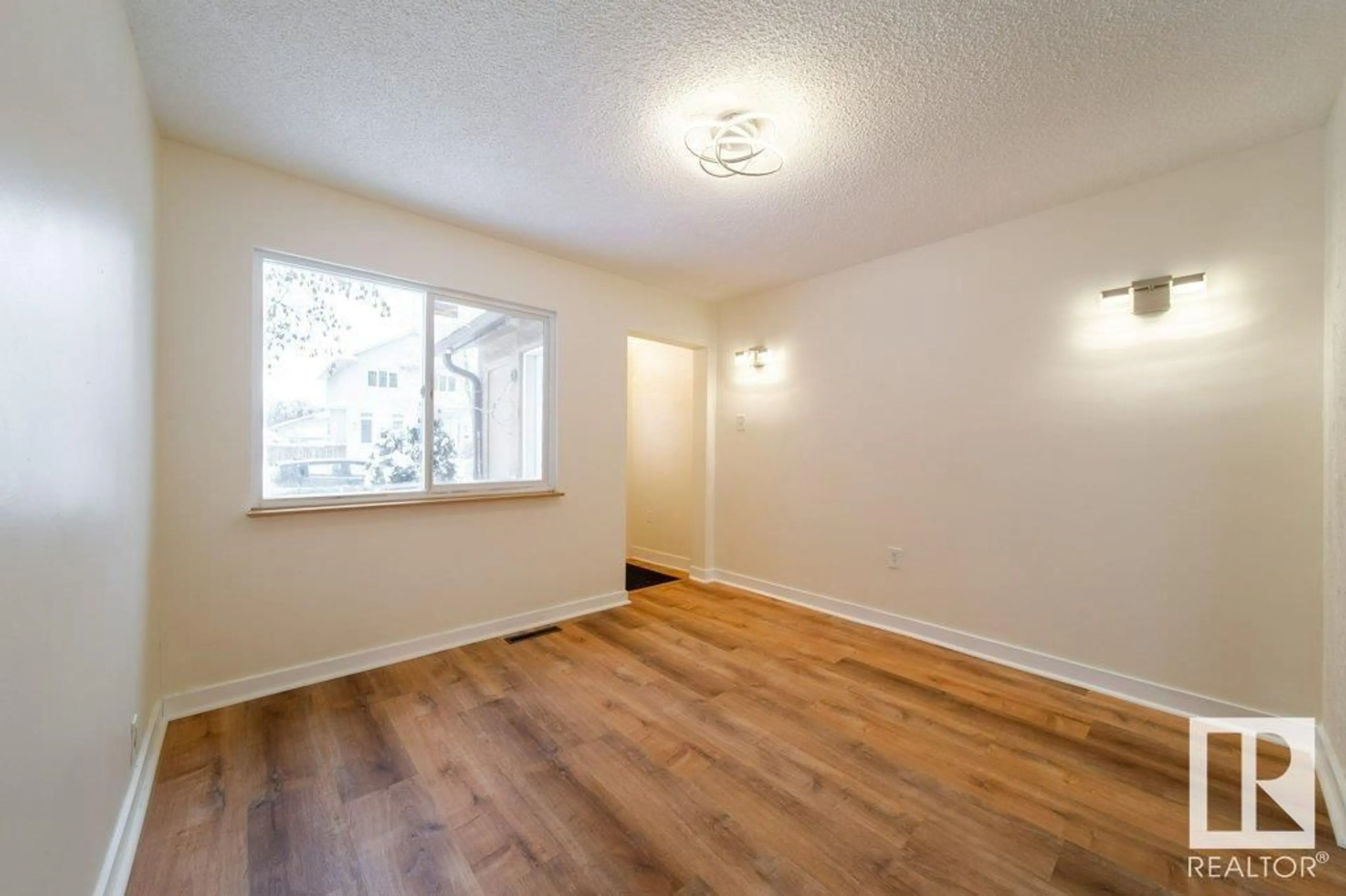 A pic of a room for 12733 117 ST NW, Edmonton Alberta T5E5J6