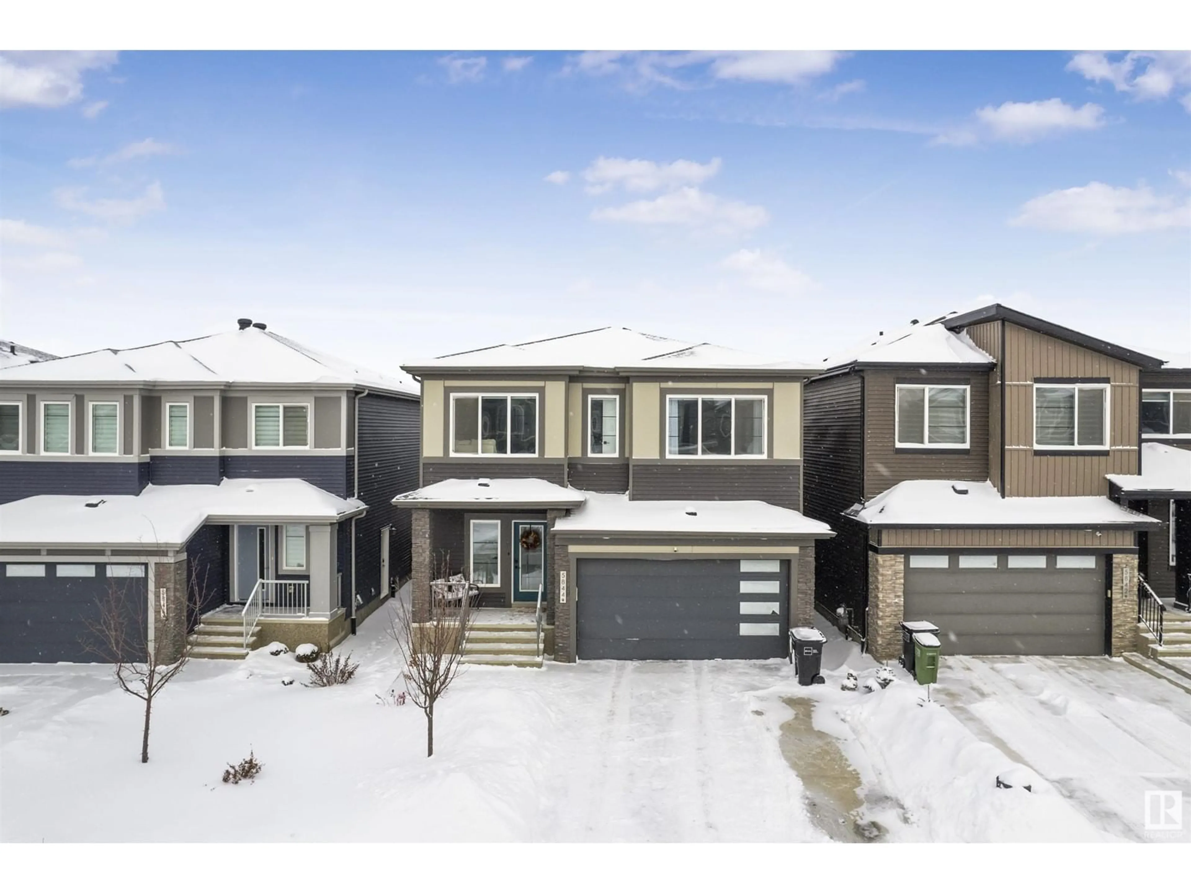 A pic from outside/outdoor area/front of a property/back of a property/a pic from drone, street for 5844 KOOTOOK LI SW, Edmonton Alberta T6W4K5