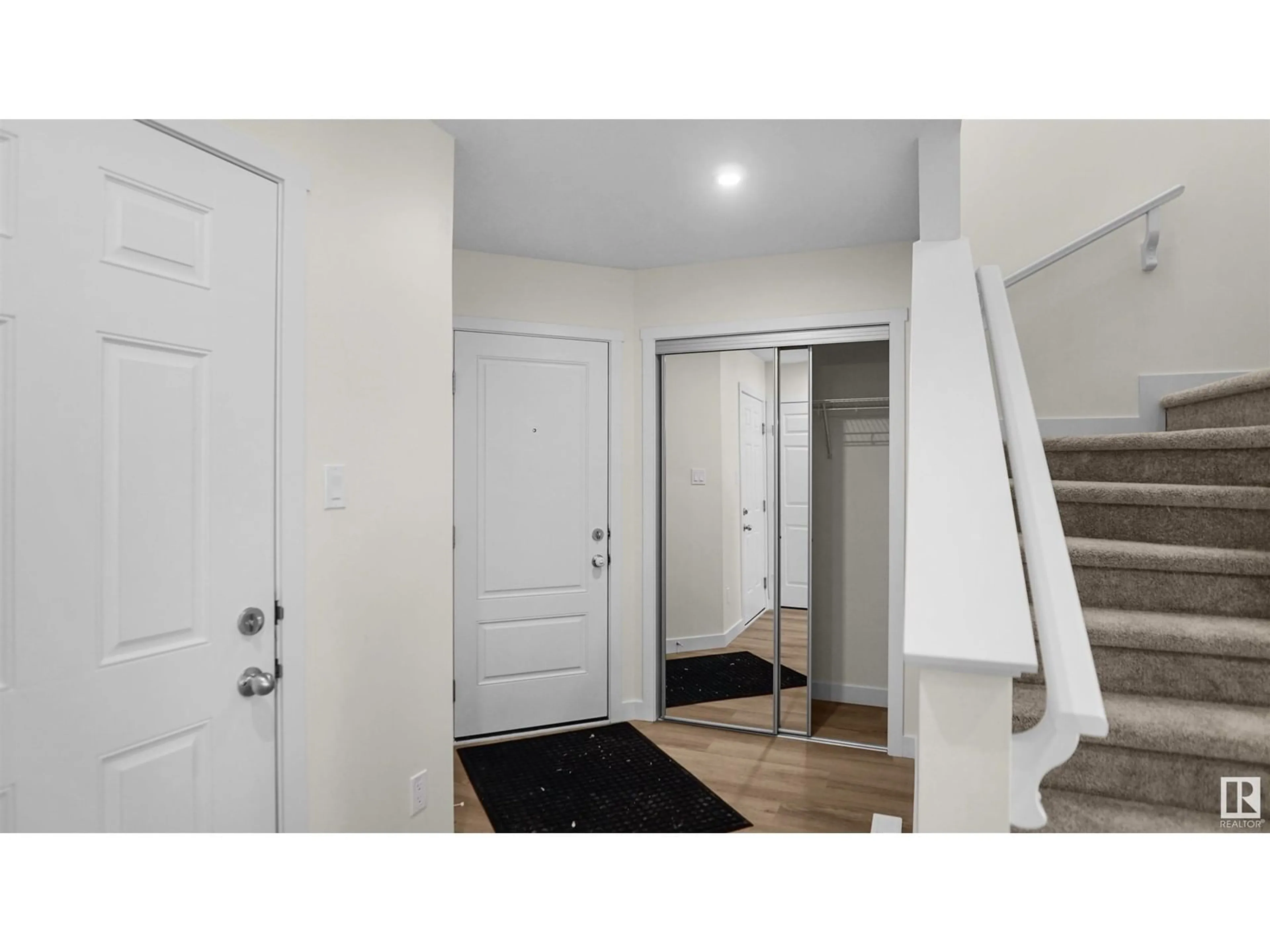 Indoor entryway for 19114 29 AV NW, Edmonton Alberta T6M3B5