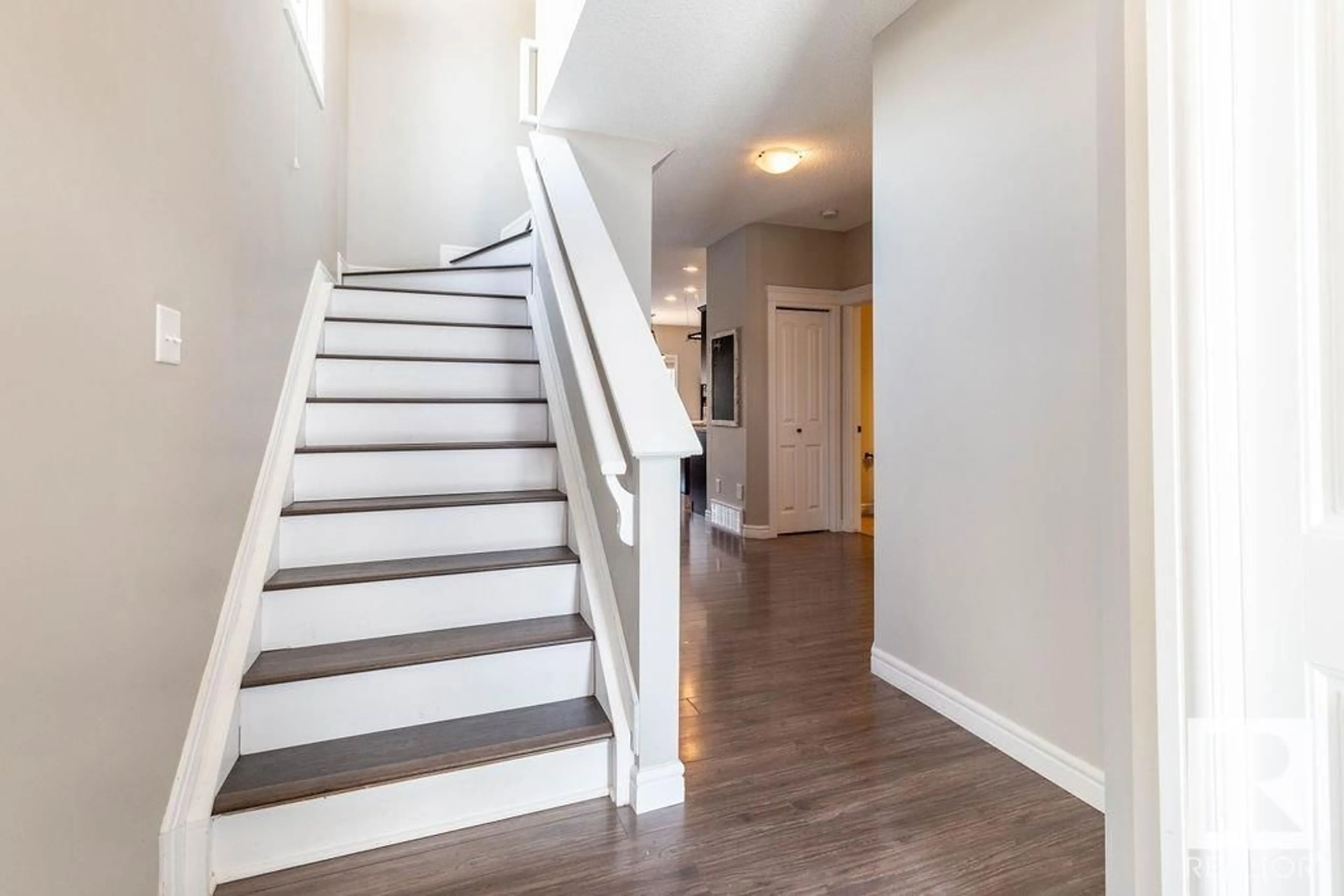 Stairs for 11518 18A AV SW, Edmonton Alberta T6W2E6