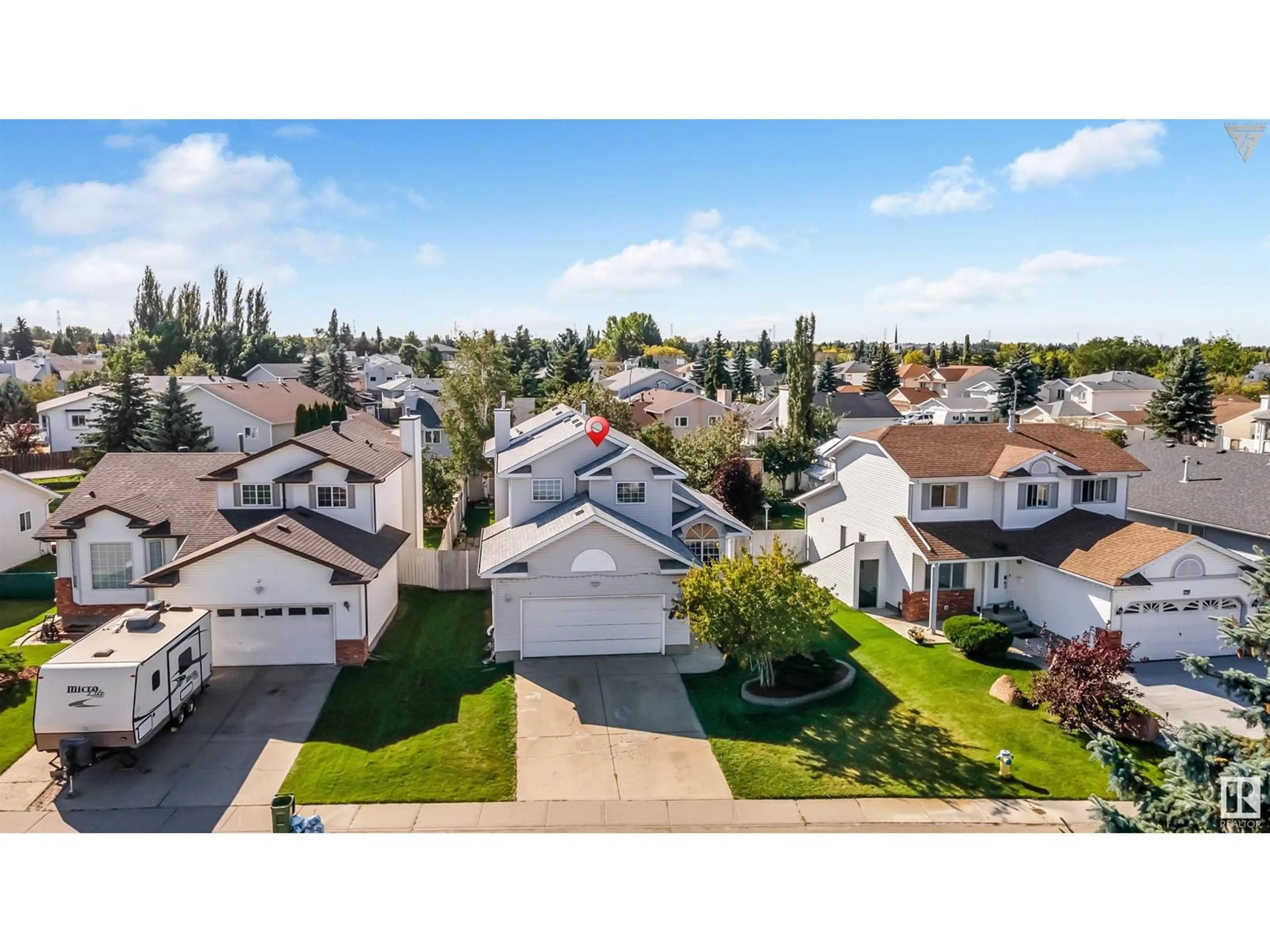 A pic from outside/outdoor area/front of a property/back of a property/a pic from drone, street for 4123 22 AV NW, Edmonton Alberta T6L6L4