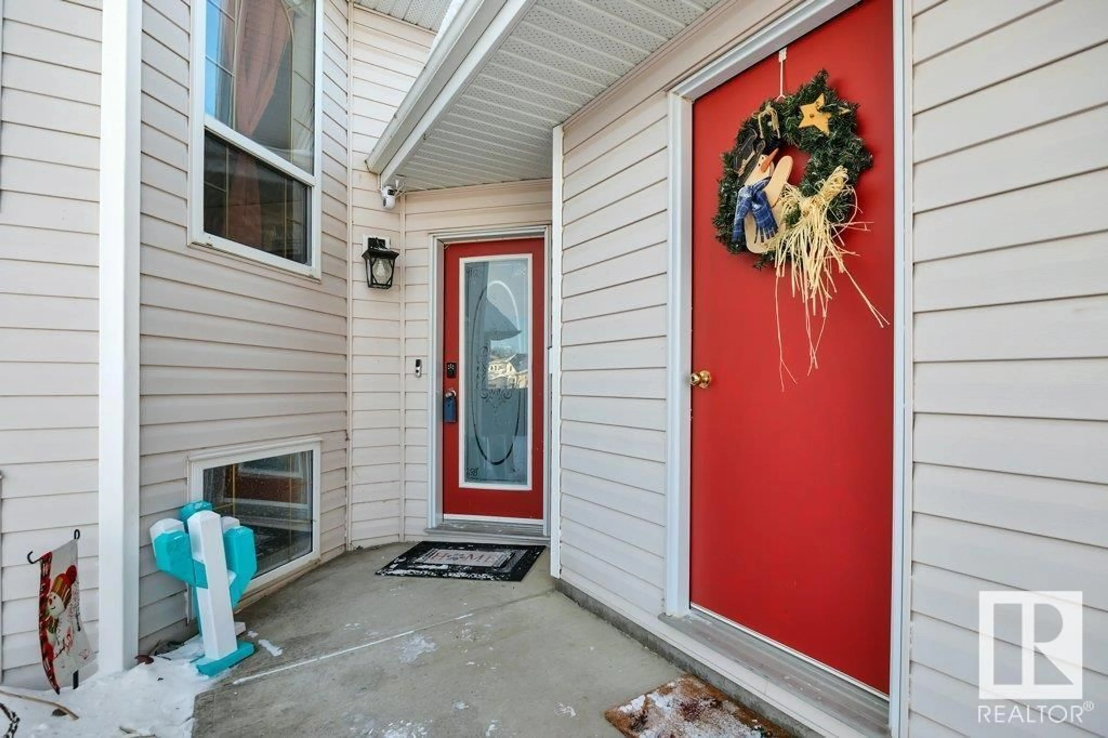 Indoor entryway for 217 PARKVIEW DR, Wetaskiwin Alberta T9A3J8