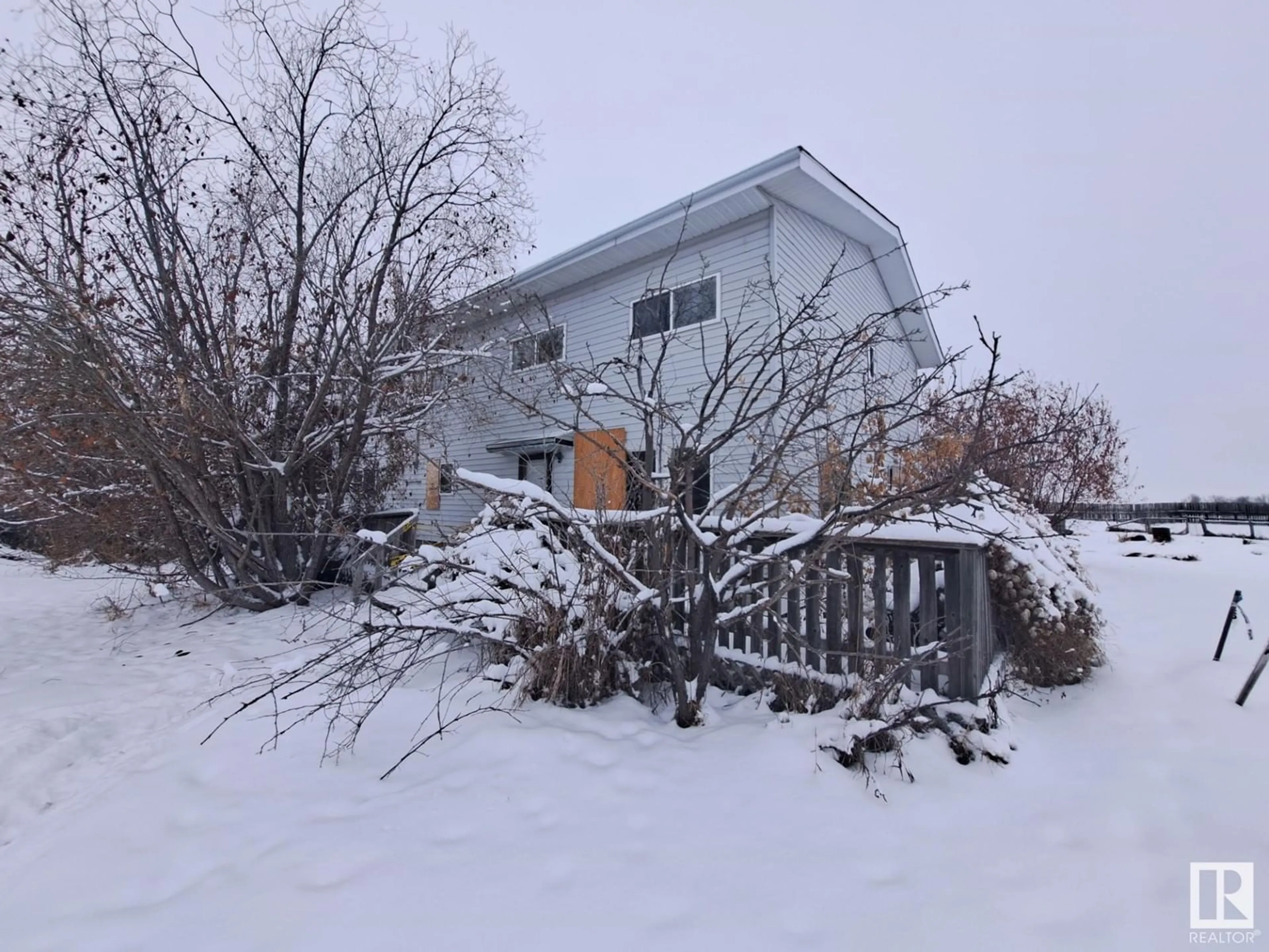 A pic from outside/outdoor area/front of a property/back of a property/a pic from drone, unknown for 57302 RR271, Rural Westlock County Alberta T0G0H0