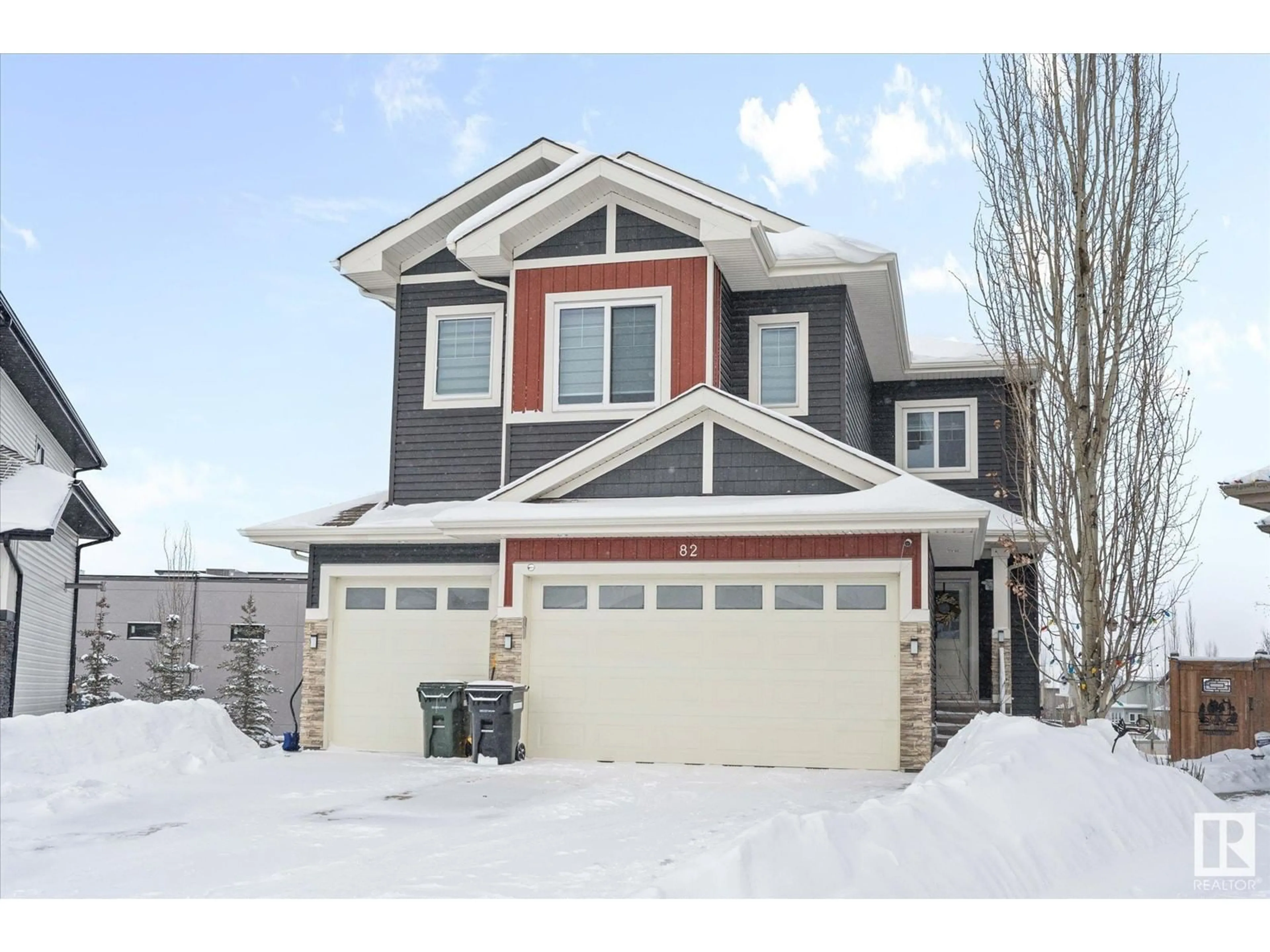 Home with vinyl exterior material, street for 82 MEADOWLAND WY, Spruce Grove Alberta T7X0S4