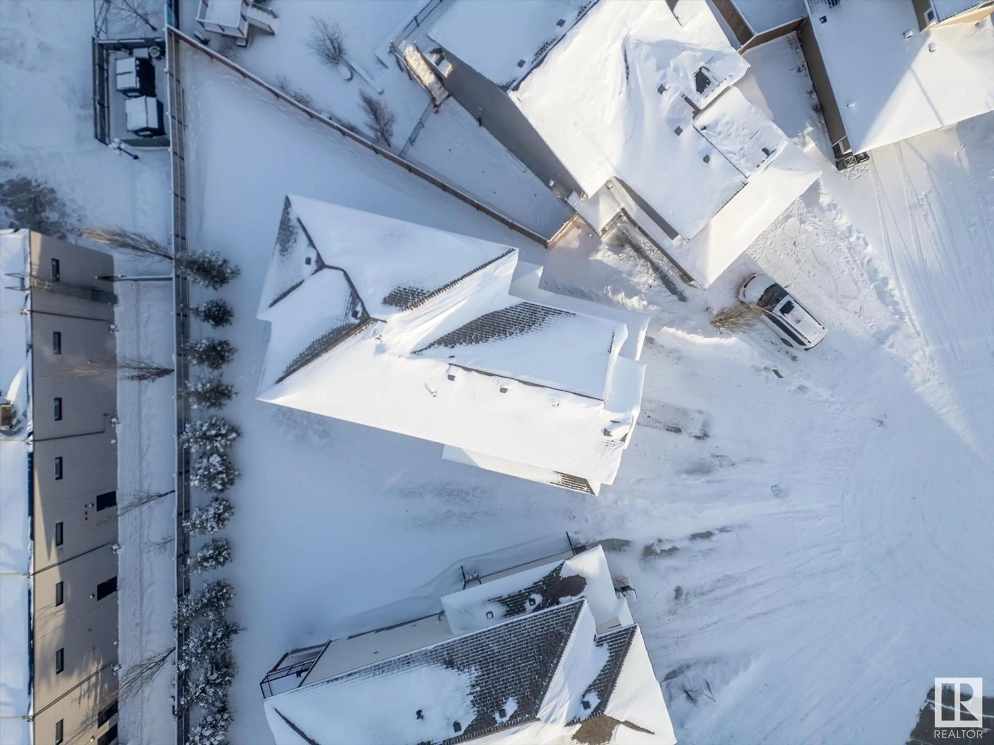 A pic from outside/outdoor area/front of a property/back of a property/a pic from drone, building for 82 MEADOWLAND WY, Spruce Grove Alberta T7X0S4