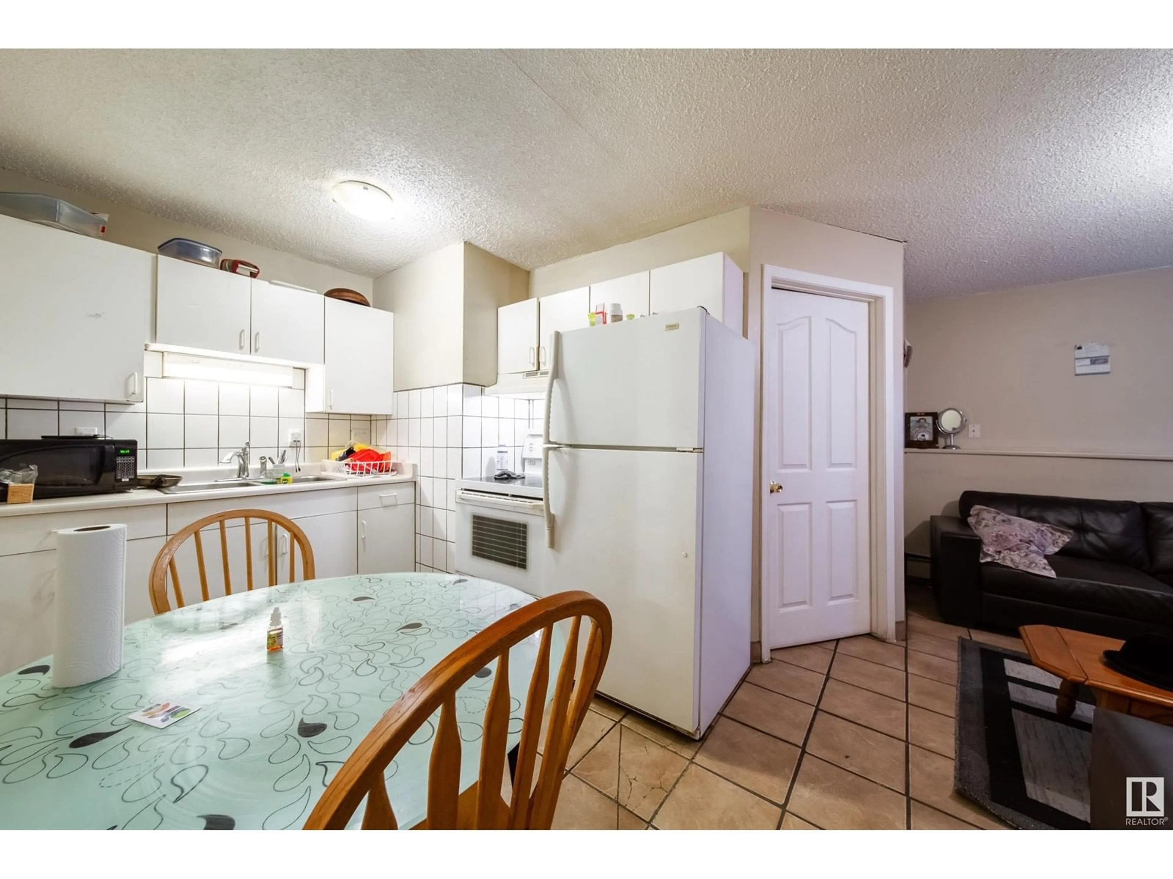 Standard kitchen, unknown for #103 11250 97 ST NW NW, Edmonton Alberta T5G1X1