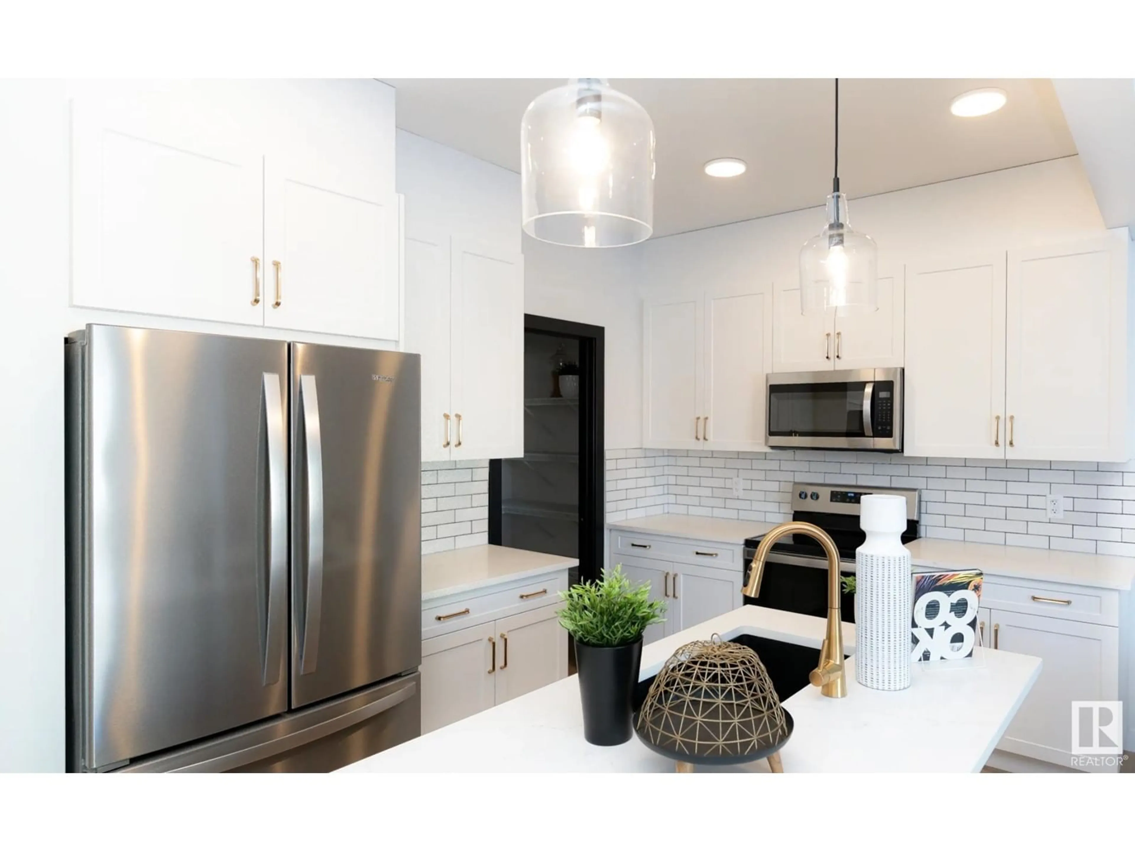 Contemporary kitchen, ceramic/tile floor for 6106 CARR RD, Edmonton Alberta T5E6Y4