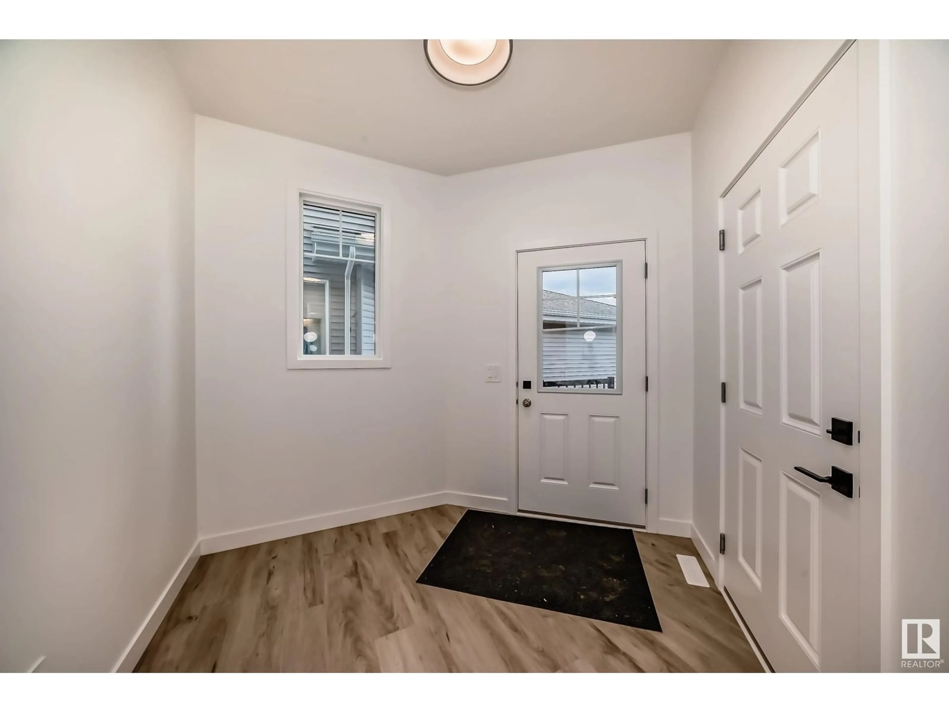 Indoor entryway for SW - 3418 168 ST, Edmonton Alberta T6W5M2