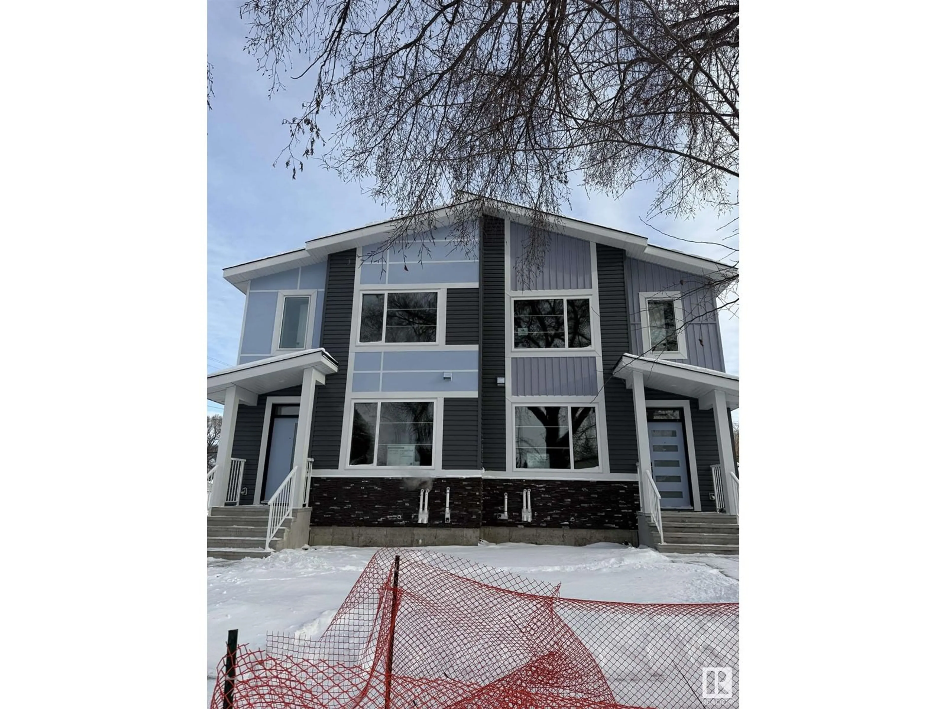 Home with vinyl exterior material, building for 12037 41 ST NW, Edmonton Alberta T5W2M3