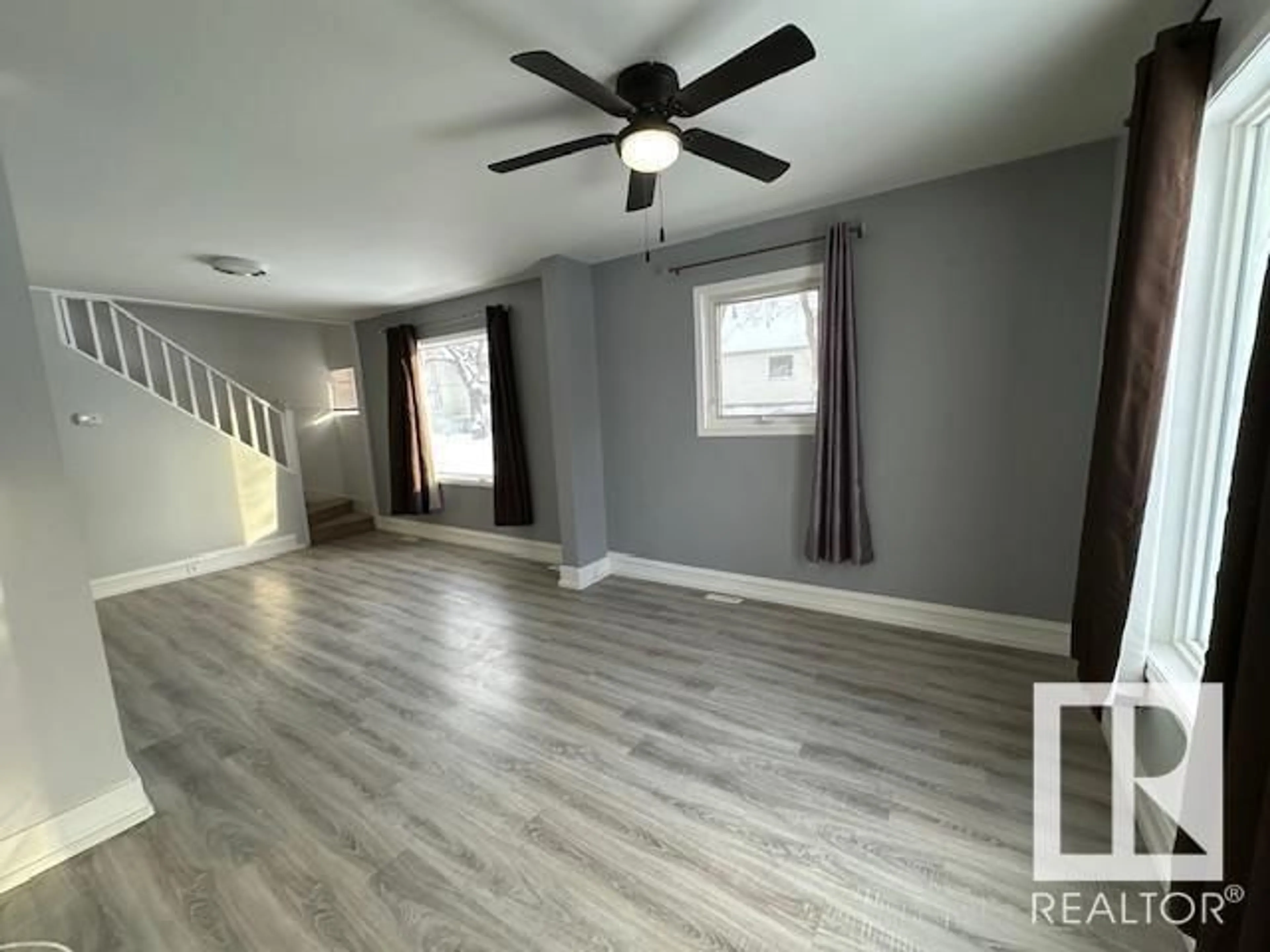 A pic of a room for 10803 93 ST NW, Edmonton Alberta T5H1Y7