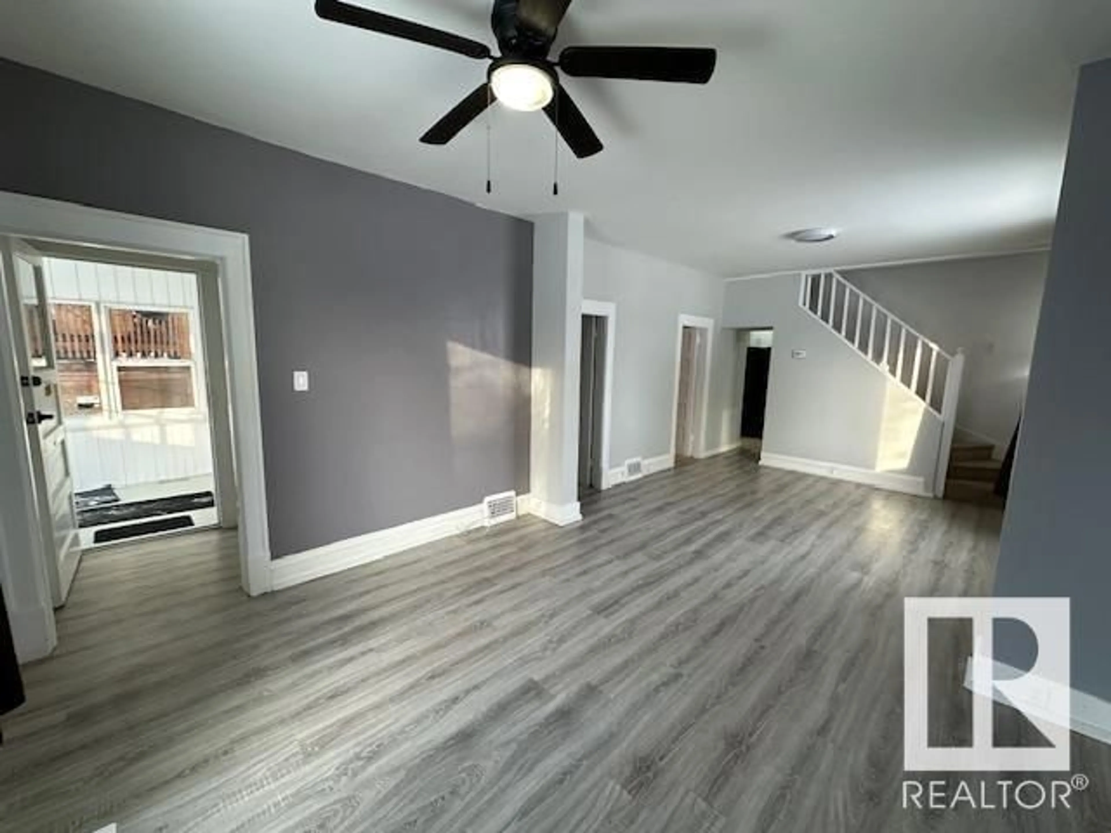 A pic of a room for 10803 93 ST NW, Edmonton Alberta T5H1Y7