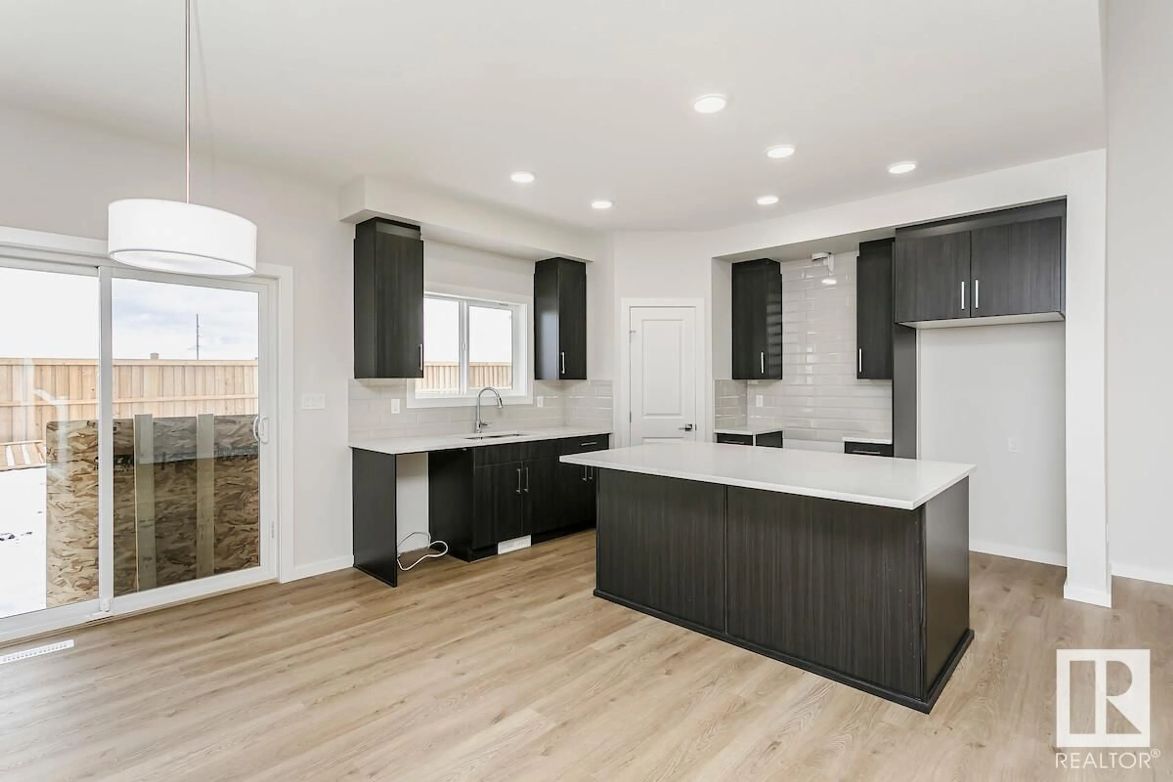 Open concept kitchen, unknown for 7264 182 AV NW, Edmonton Alberta T5Z0J1