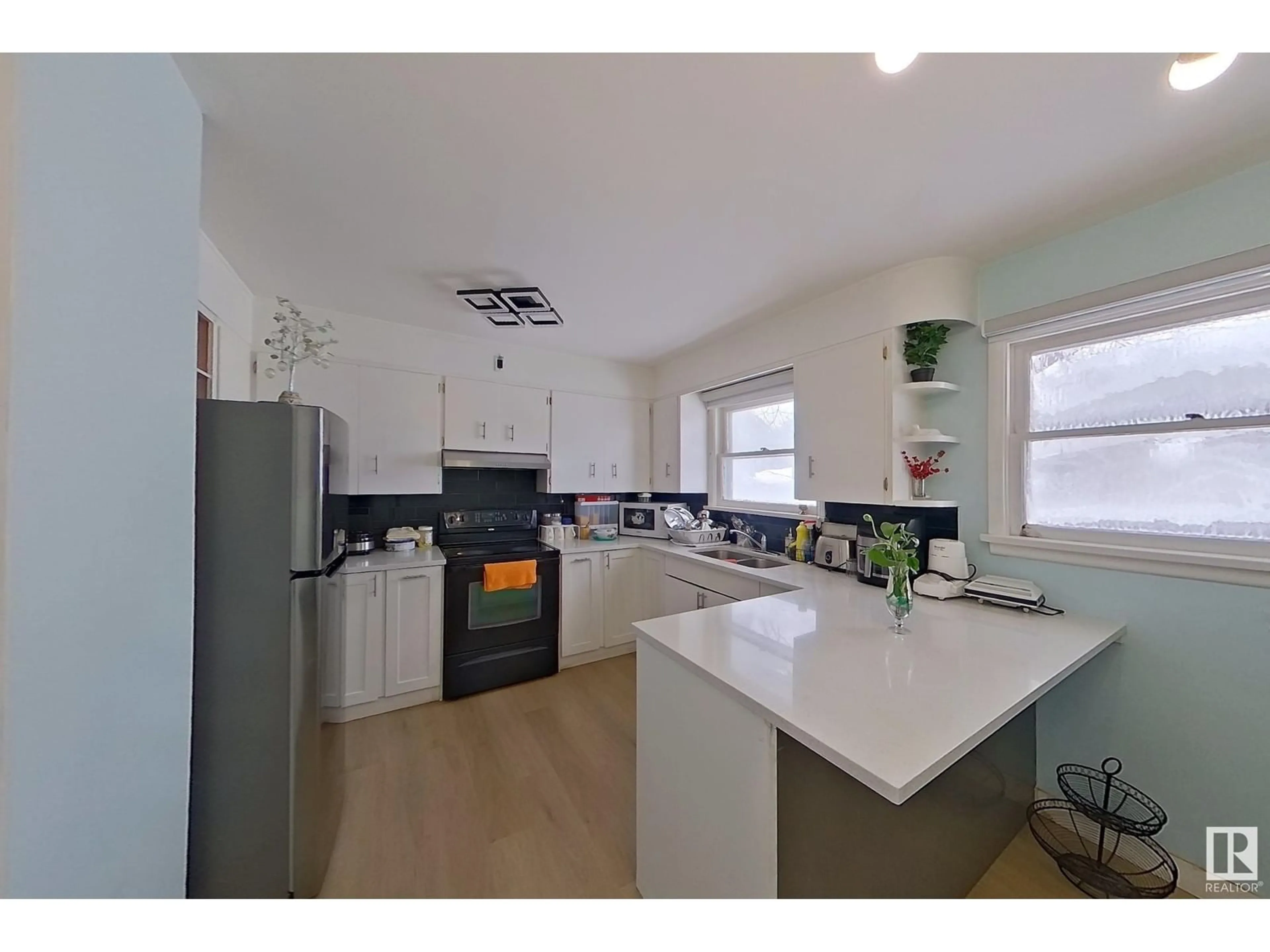 Standard kitchen, unknown for 7928 82 AVE, Edmonton Alberta T6C0Y2
