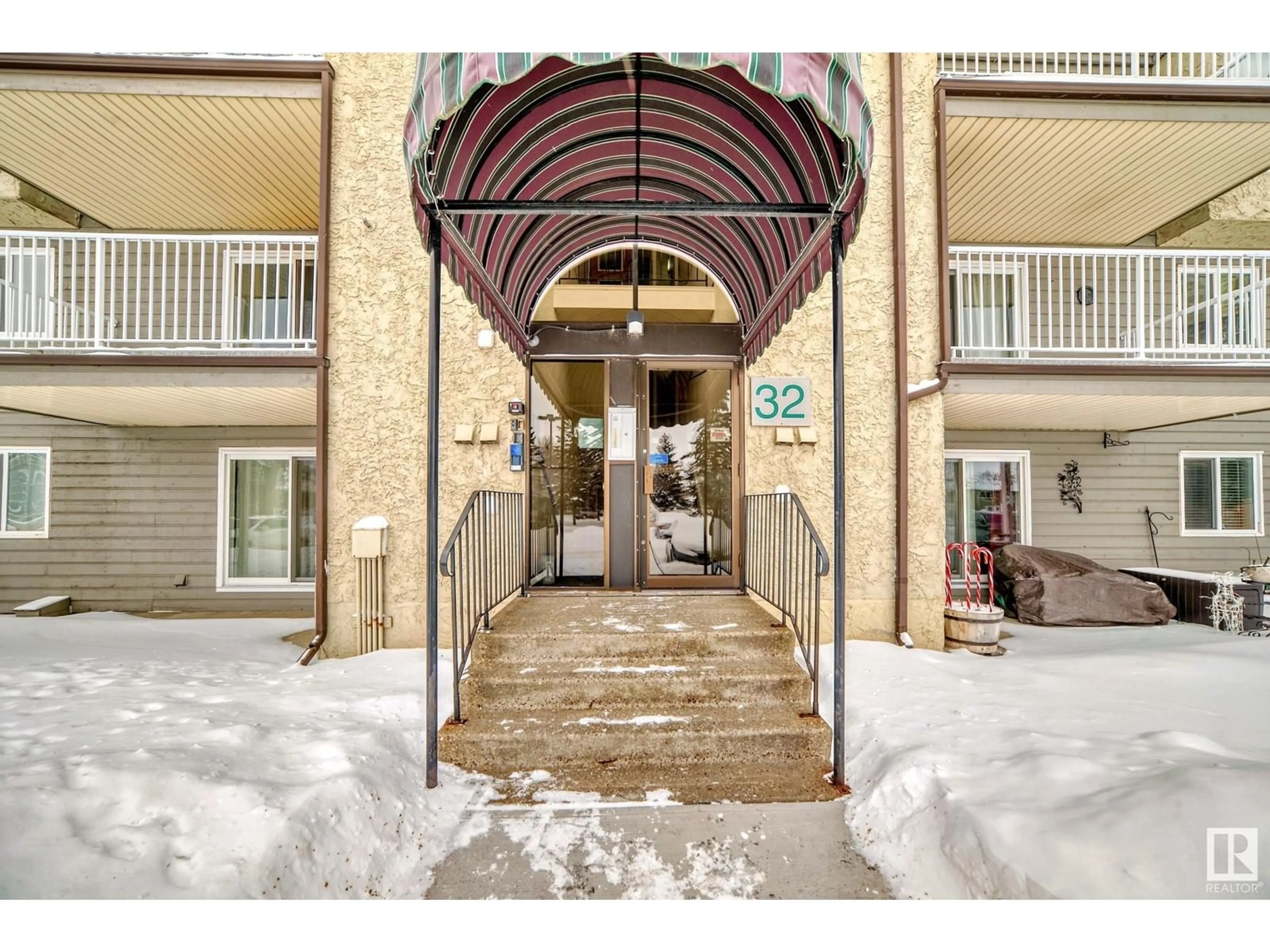 Indoor foyer for #207 32 ALPINE PL, St. Albert Alberta T8N3Y2