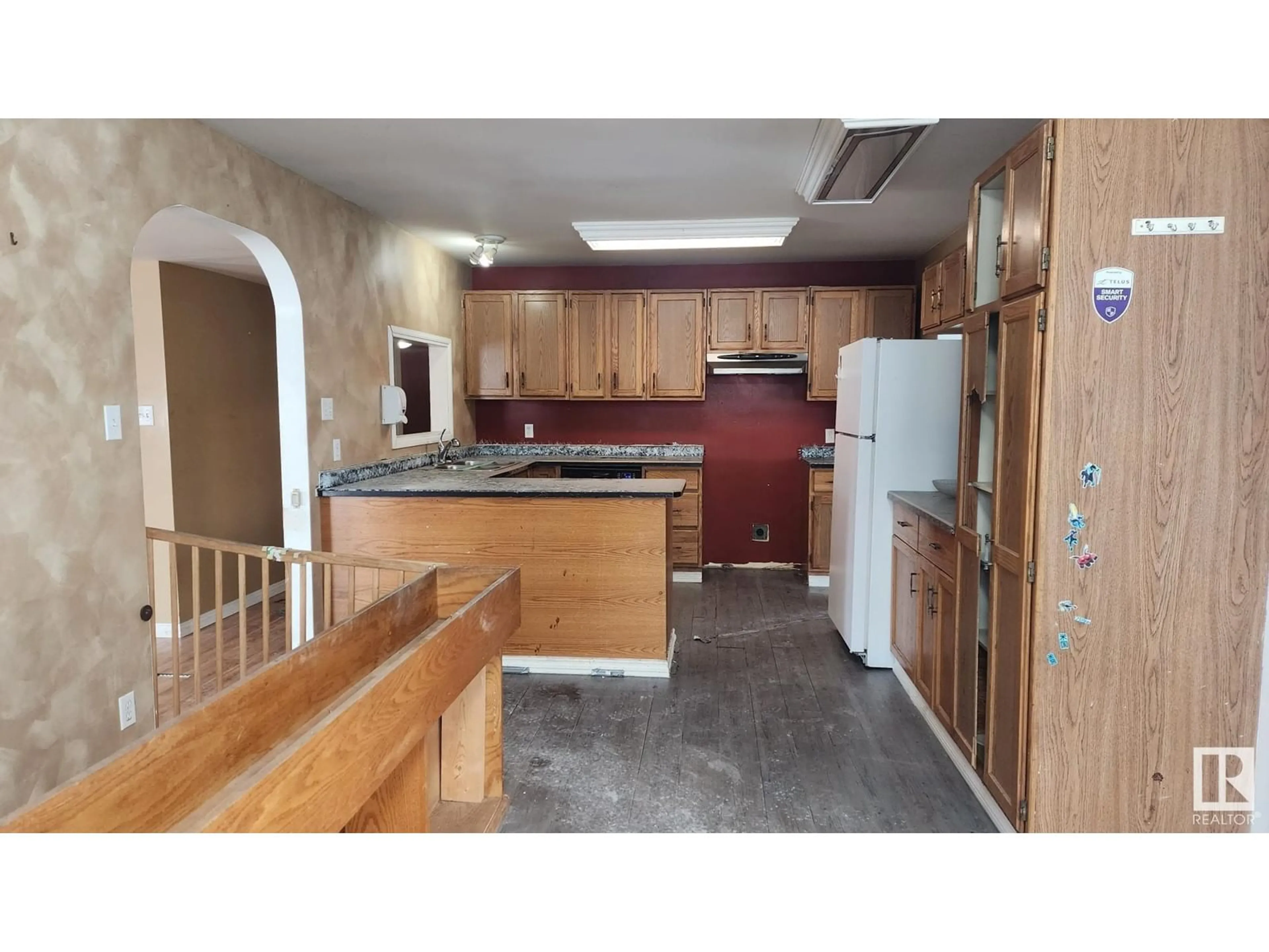 Standard kitchen, unknown for 816 12 AV, Cold Lake Alberta T9M1J1