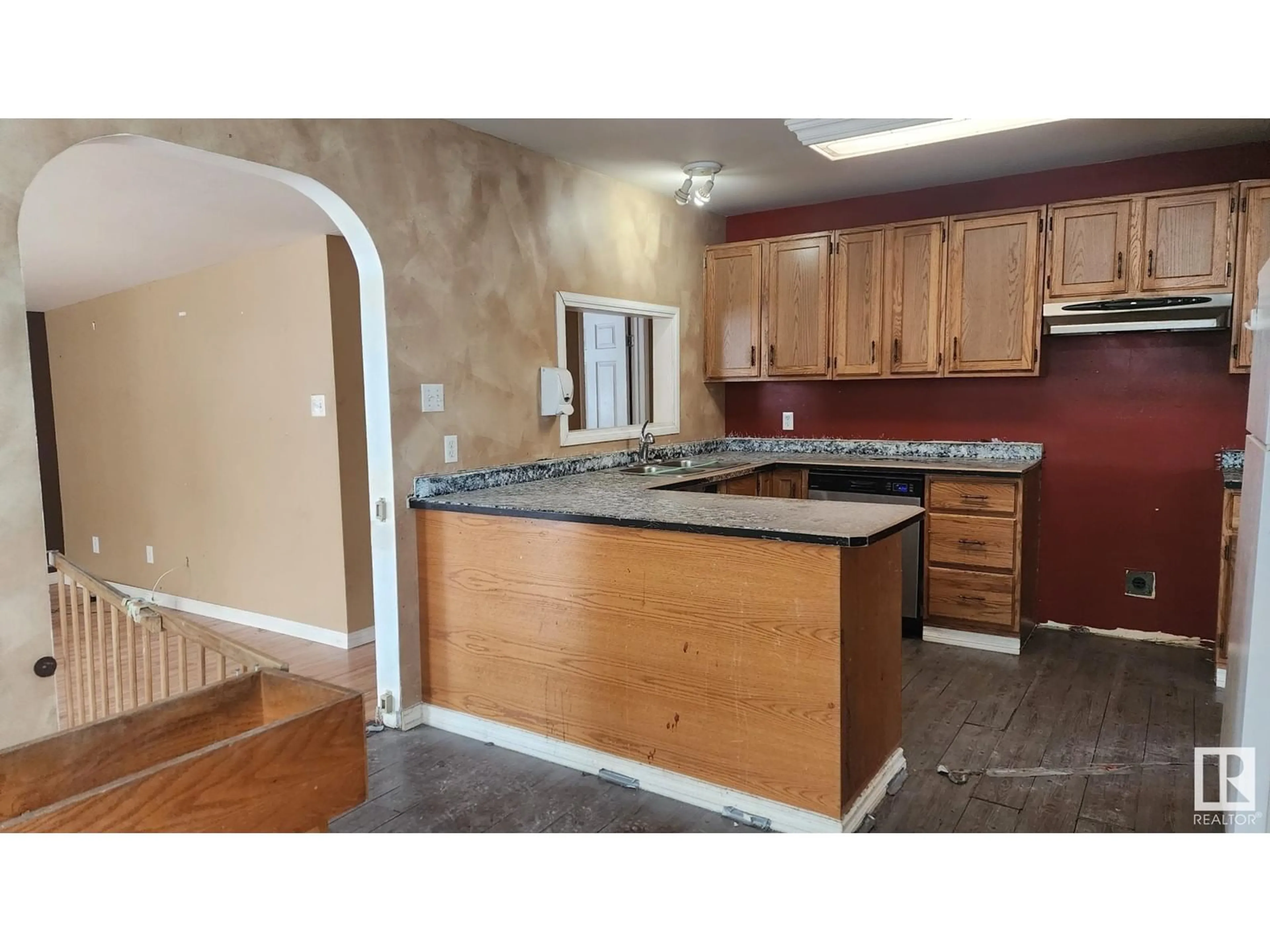 Open concept kitchen, unknown for 816 12 AV, Cold Lake Alberta T9M1J1