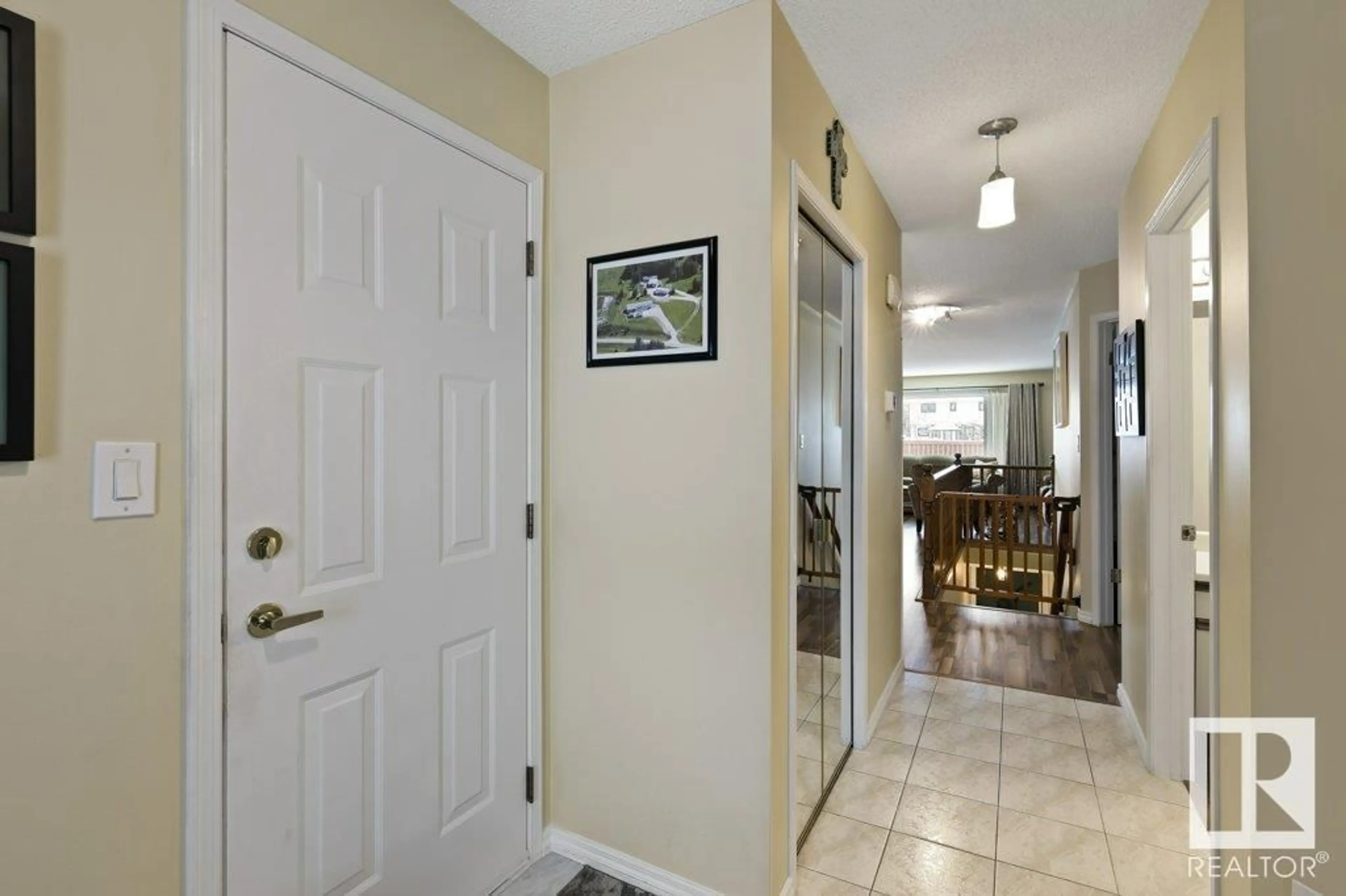 Indoor foyer for 5955 189 ST NW, Edmonton Alberta T6M2J2