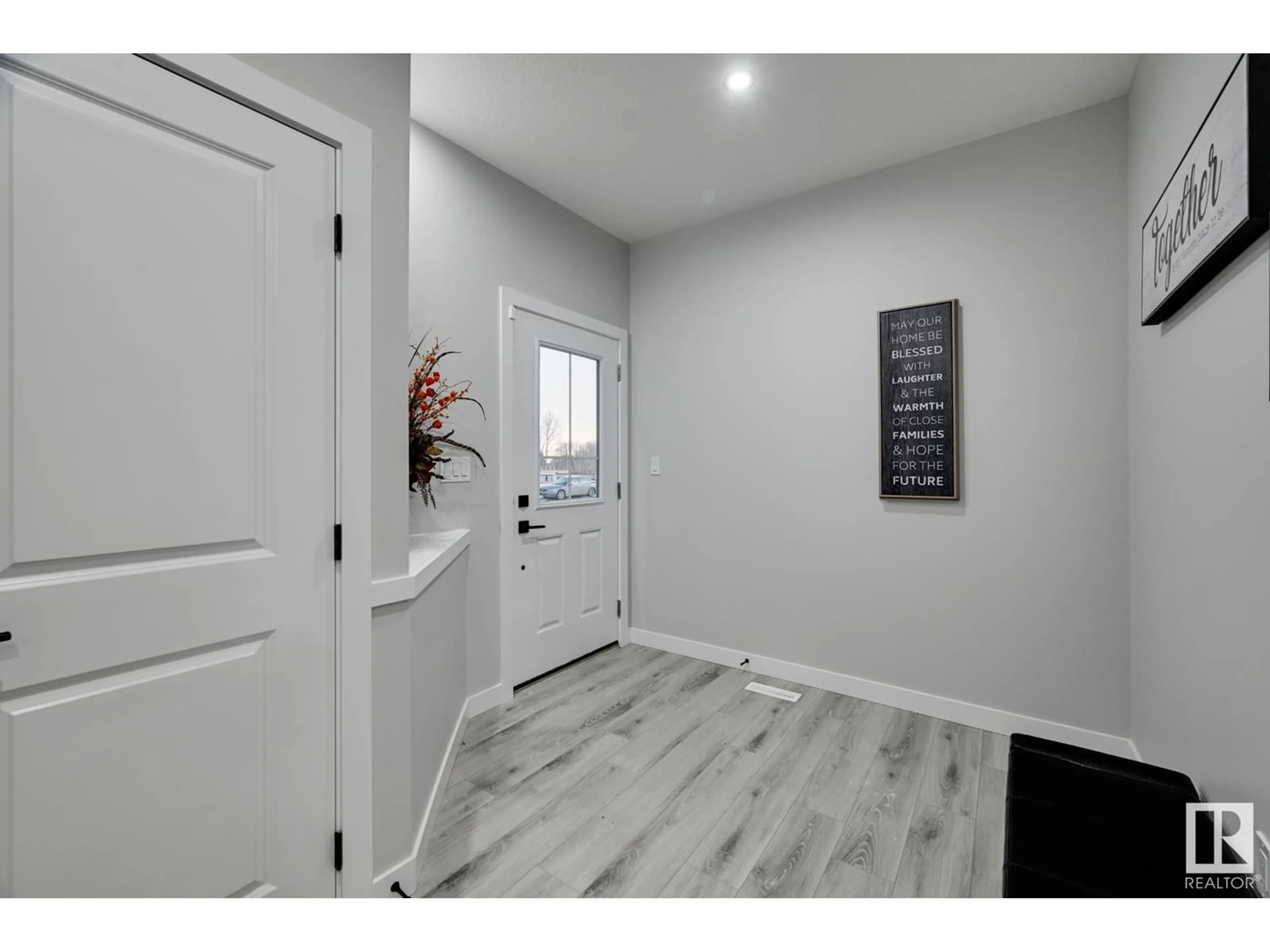 Indoor entryway for 19 CHAMBERY CR, St. Albert Alberta T8T2C1