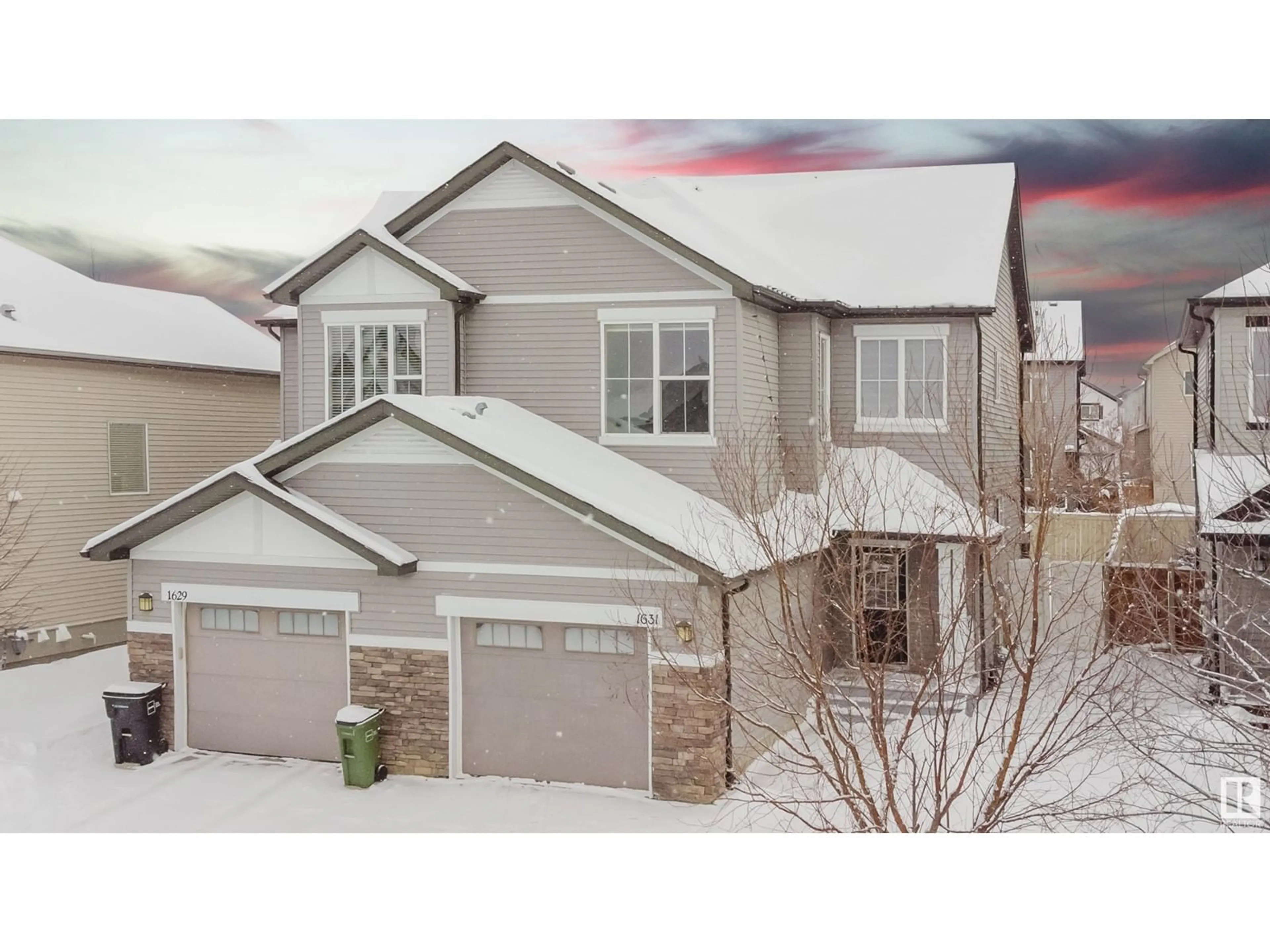 A pic from outside/outdoor area/front of a property/back of a property/a pic from drone, street for 1631 64 ST SW, Edmonton Alberta T6X0N2