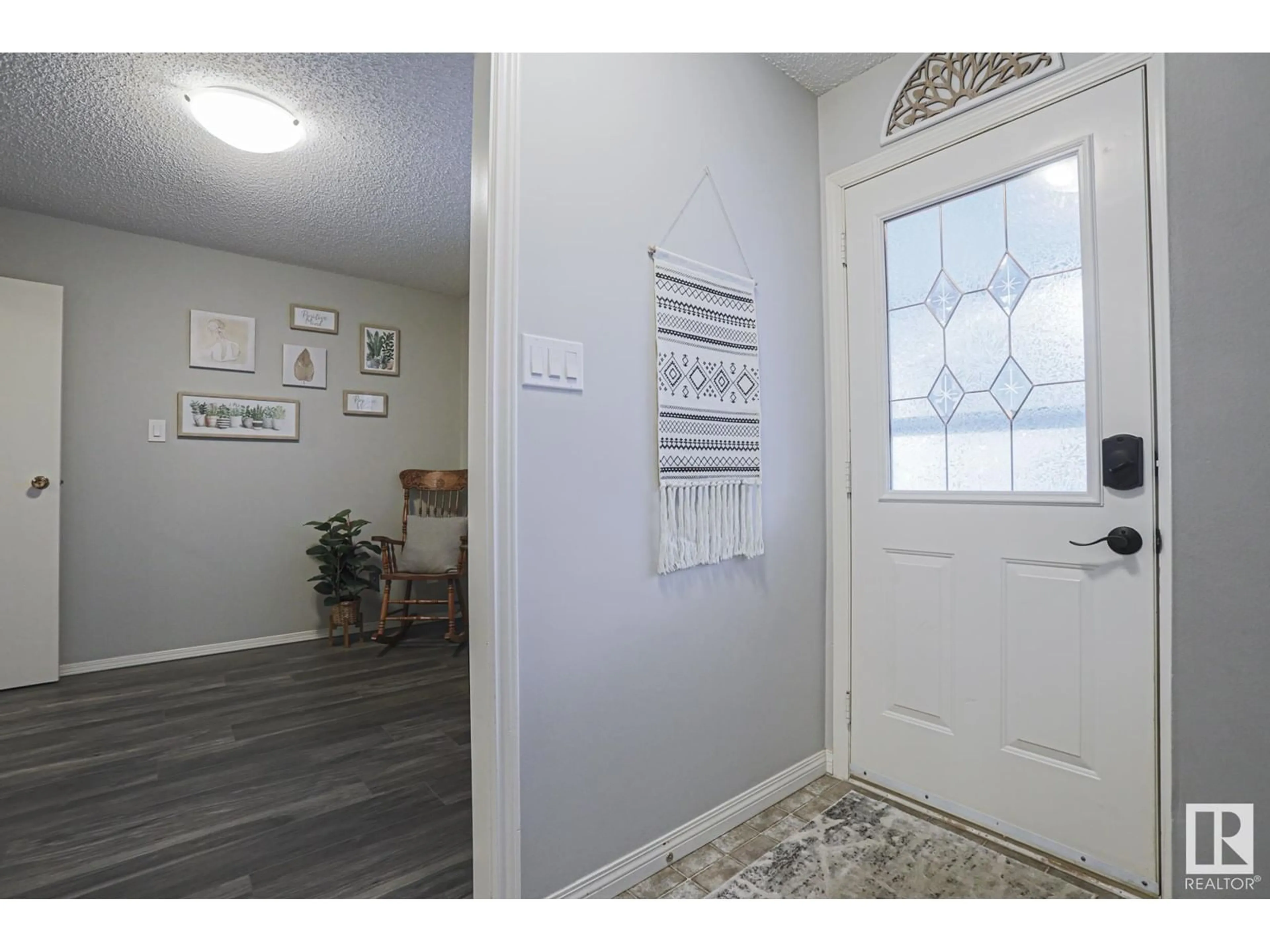 Indoor entryway for #149 70 WOODLANDS RD, St. Albert Alberta T8N5H2