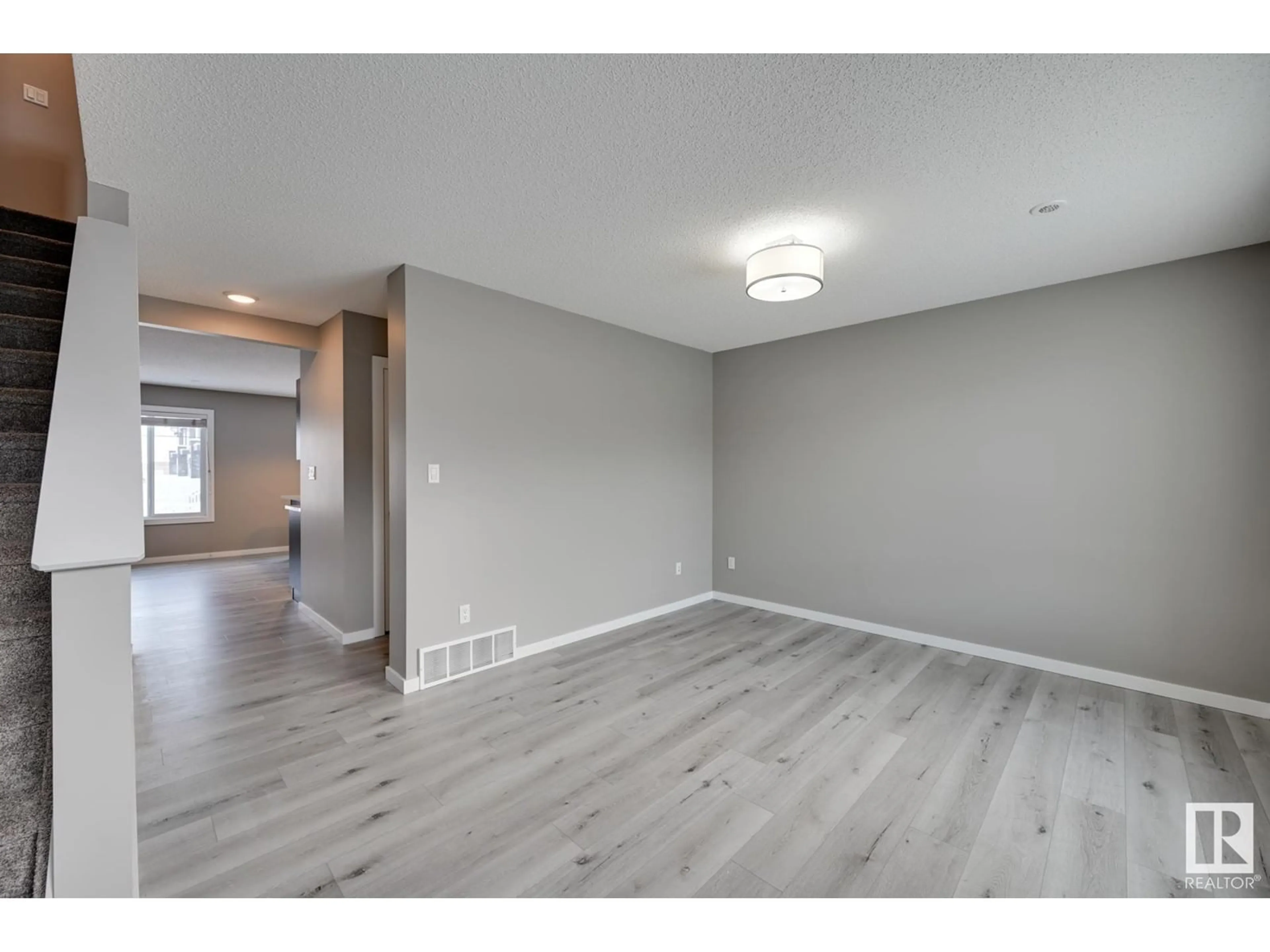 A pic of a room for #4 2215 24 ST NW, Edmonton Alberta T6T1A6