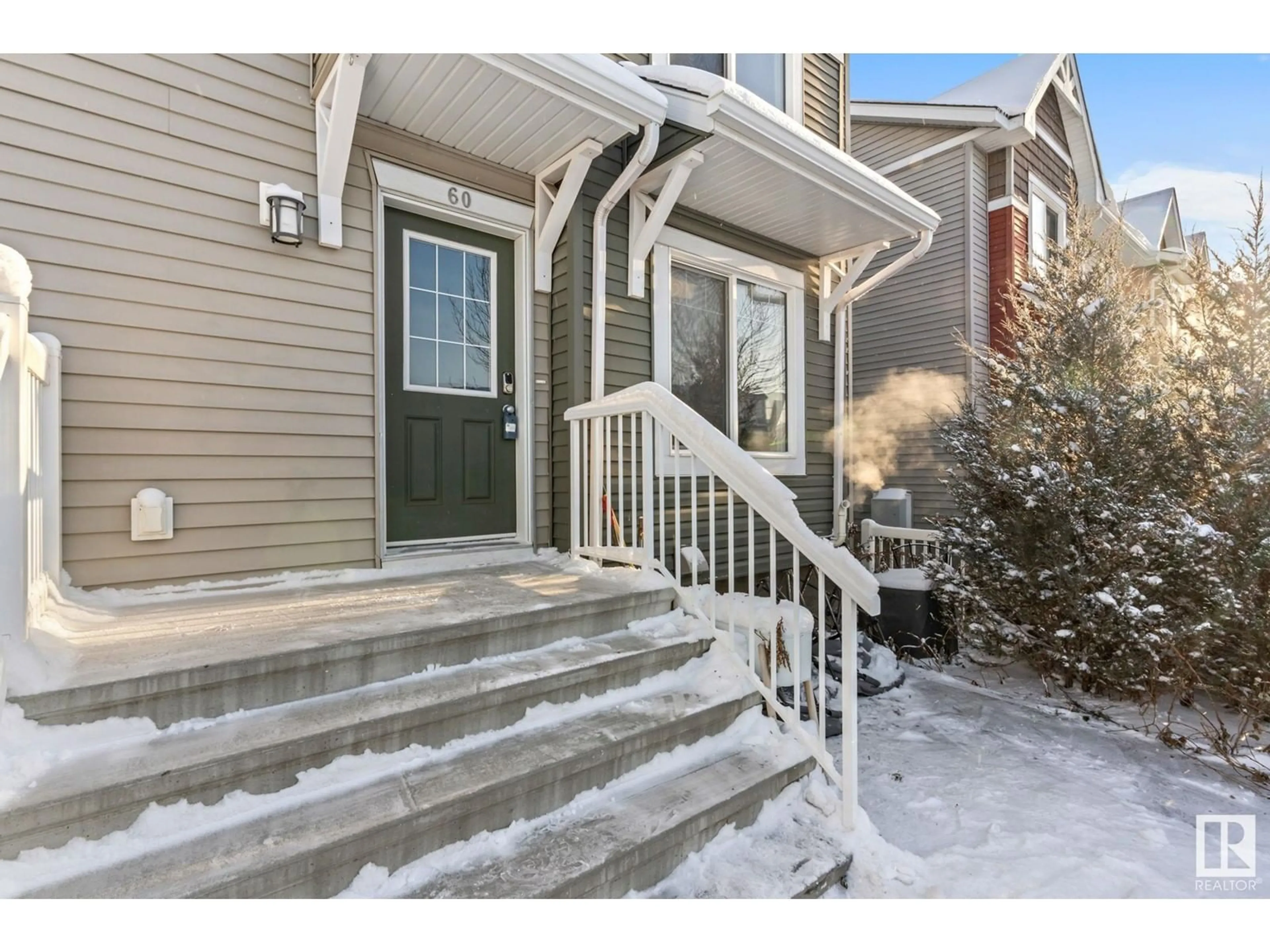 Indoor entryway for #60 3625 144 AV NW, Edmonton Alberta T5Y0T3