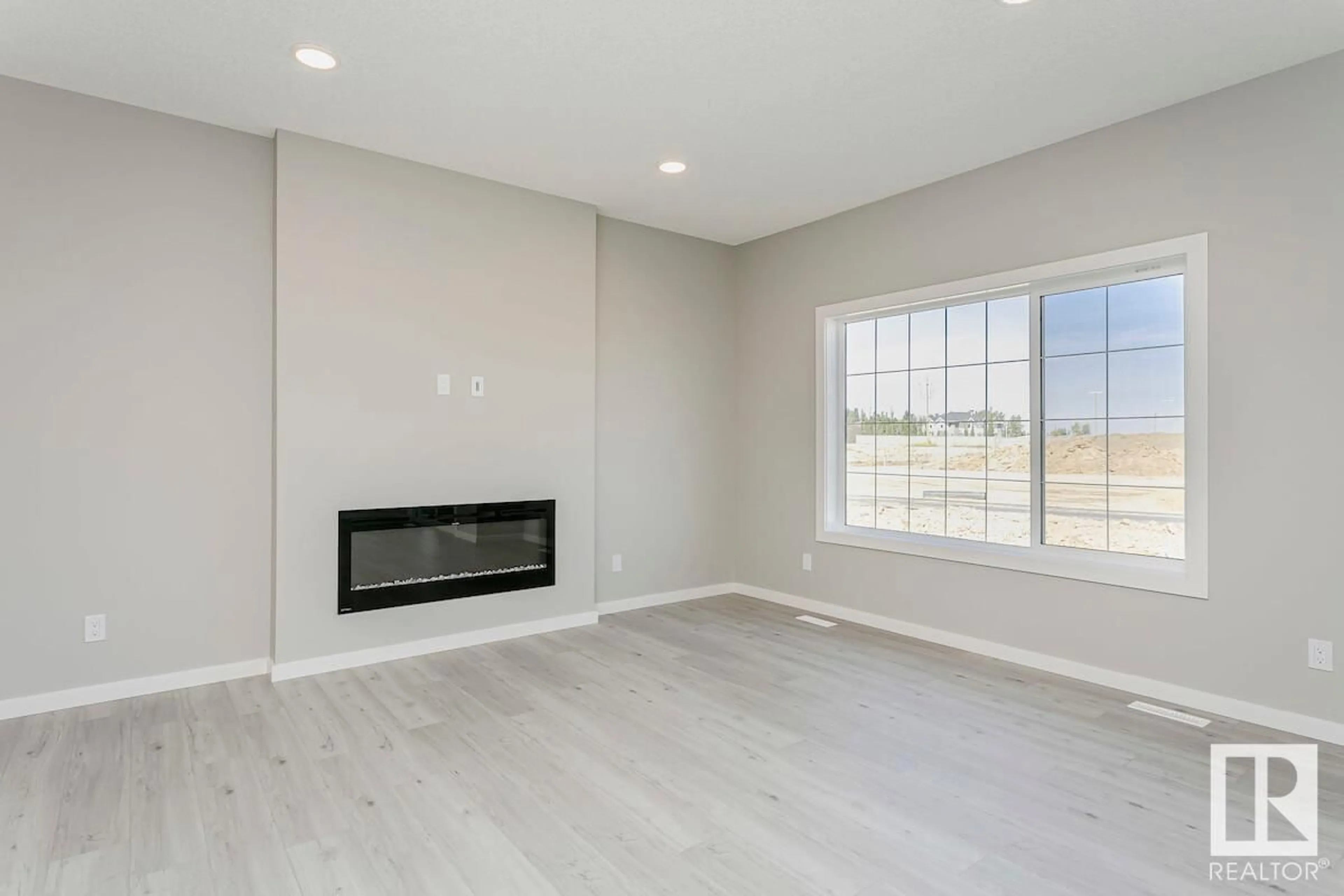 A pic of a room for 17439 2 ST, Edmonton Alberta T5Y4G6