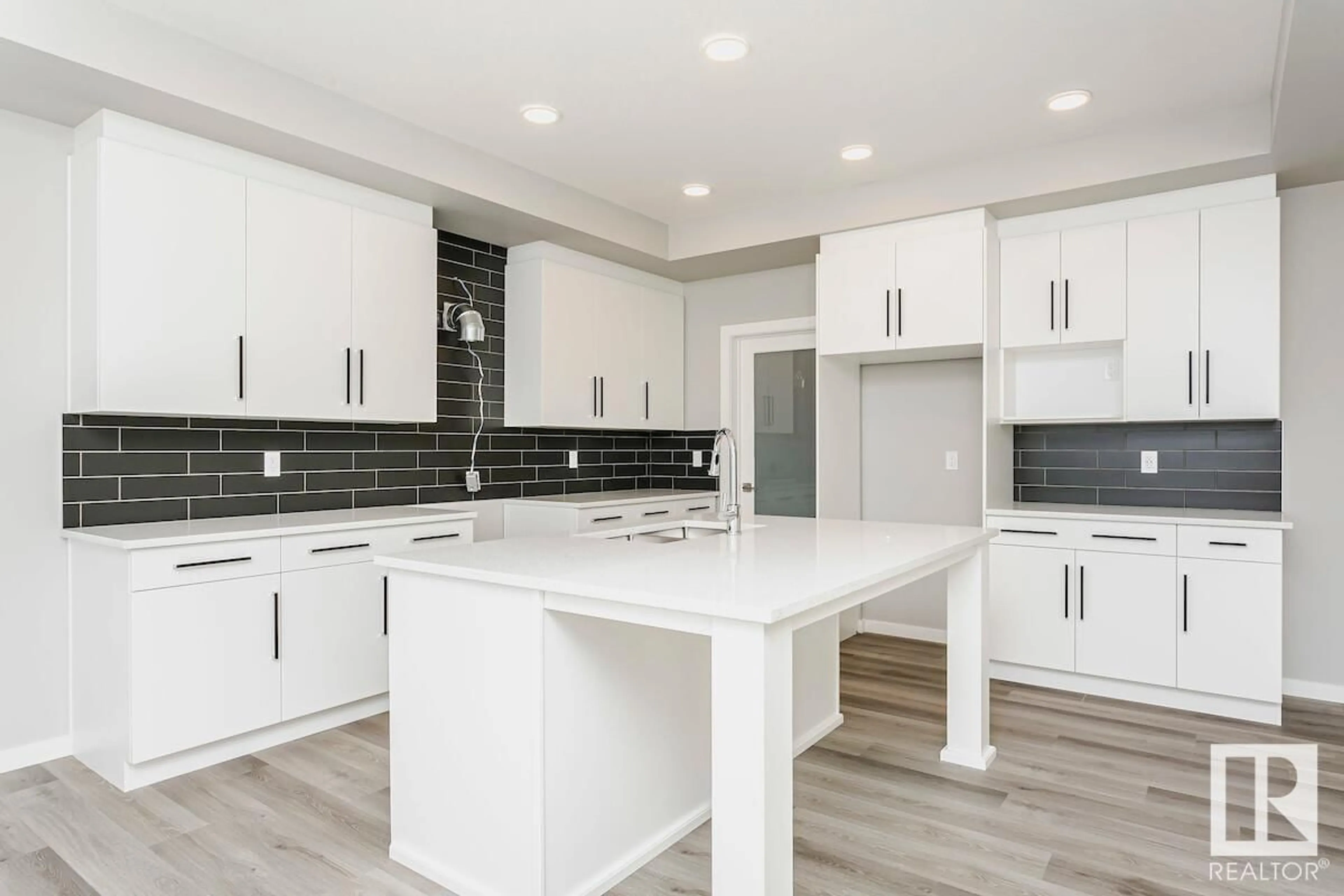 Contemporary kitchen, ceramic/tile floor for 7147 182 AV NW, Edmonton Alberta T5Z0J1