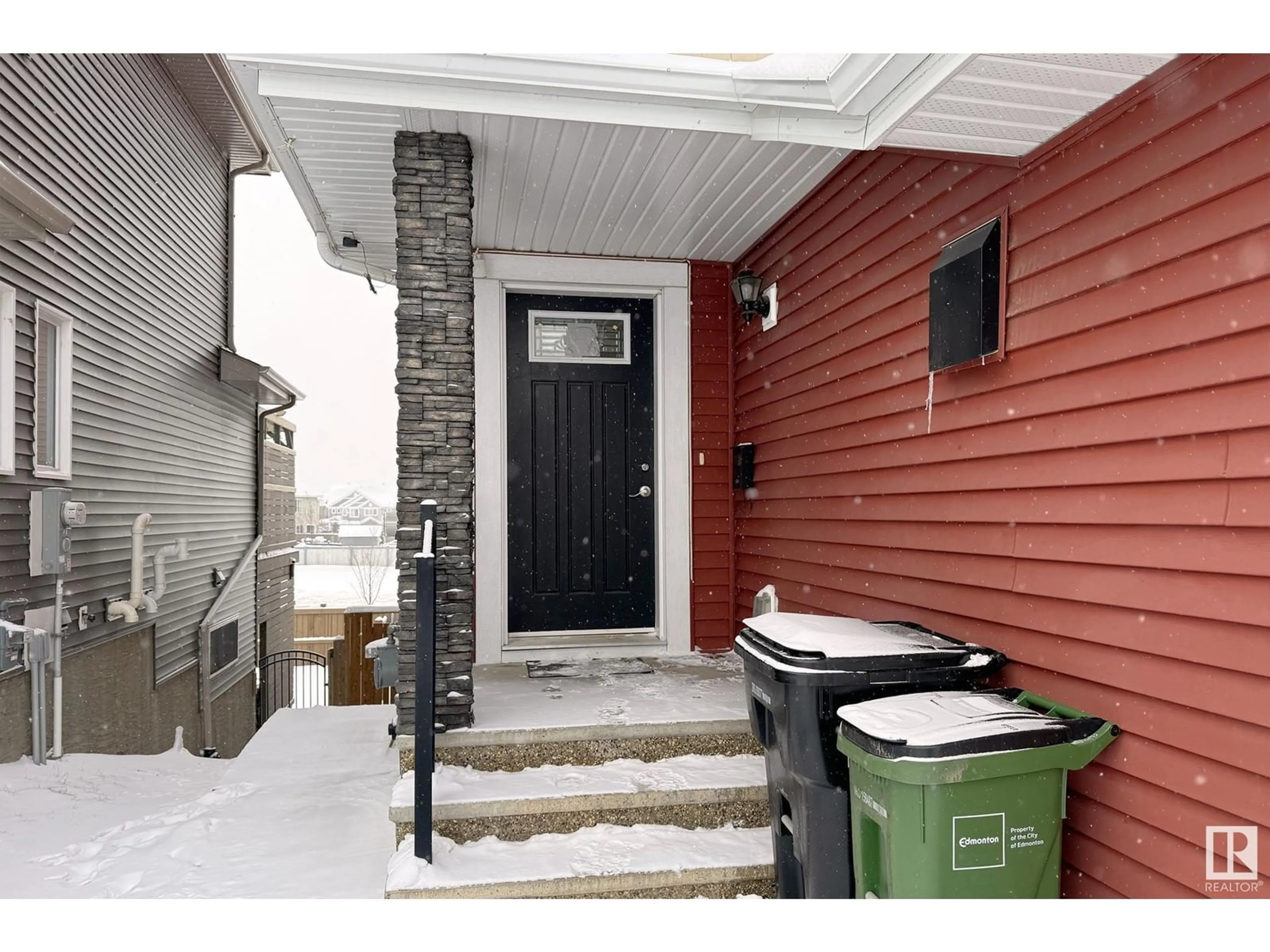 Indoor entryway for 3410 WEIDLE WY SW, Edmonton Alberta T6X1T3