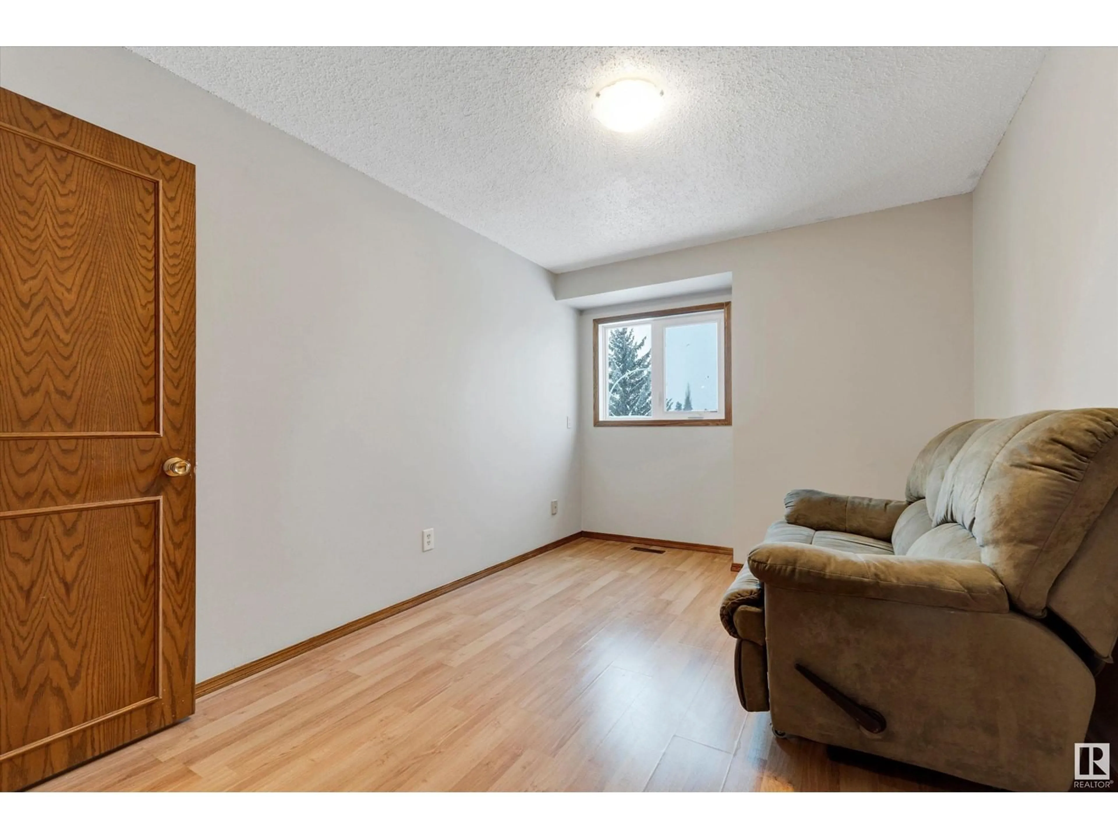 A pic of a room for 17803 58 AV NW, Edmonton Alberta T6M1S6