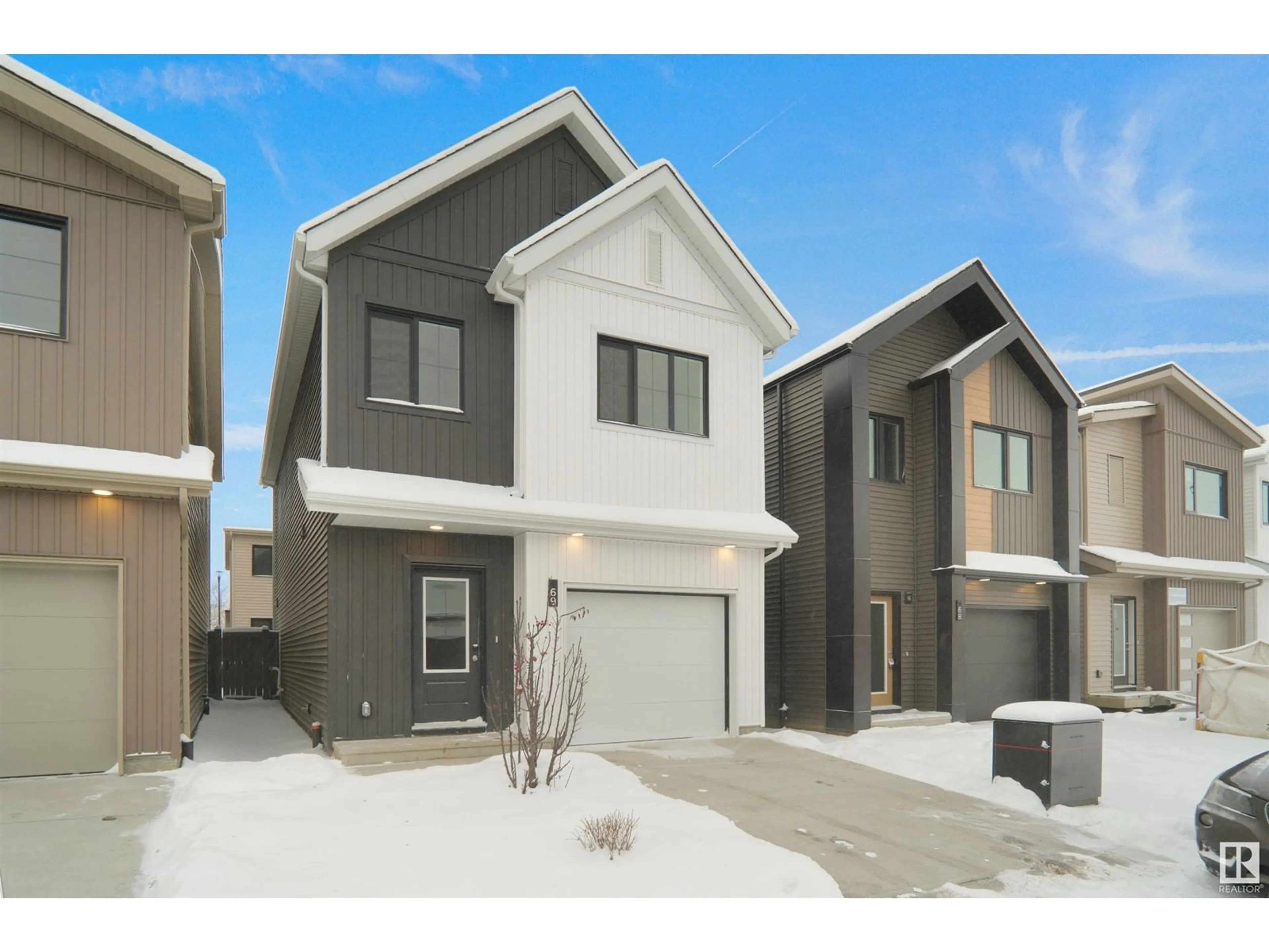 Home with vinyl exterior material, street for #9 19904 31 AV NW, Edmonton Alberta T6M1N7