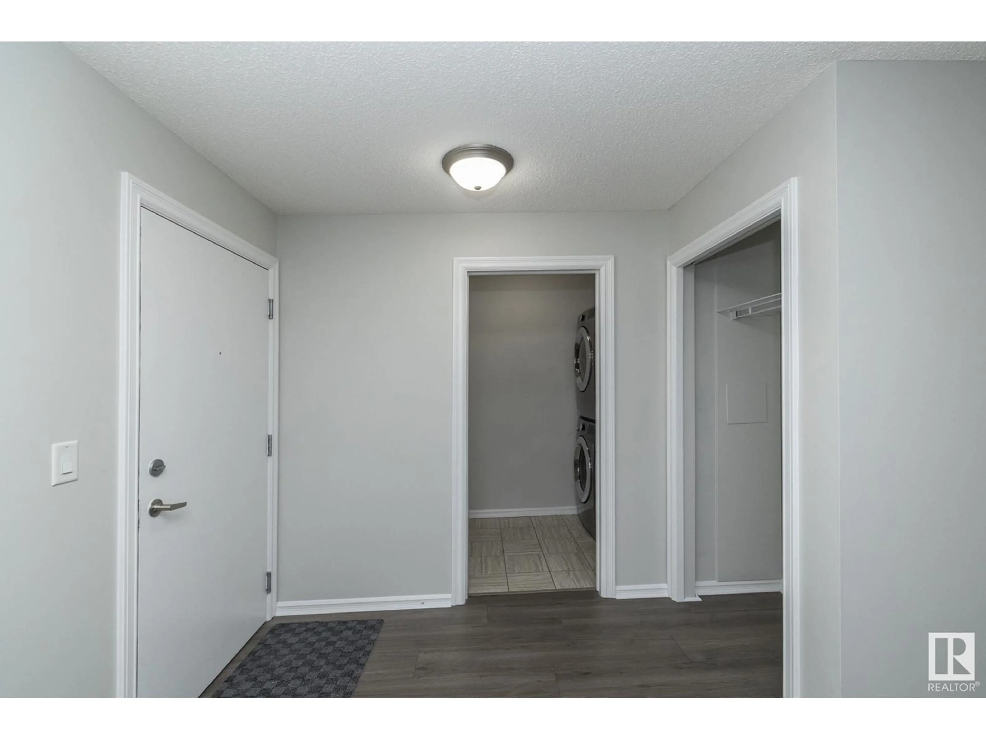 Indoor entryway for #310 4403 23 ST NW, Edmonton Alberta T6T0E4