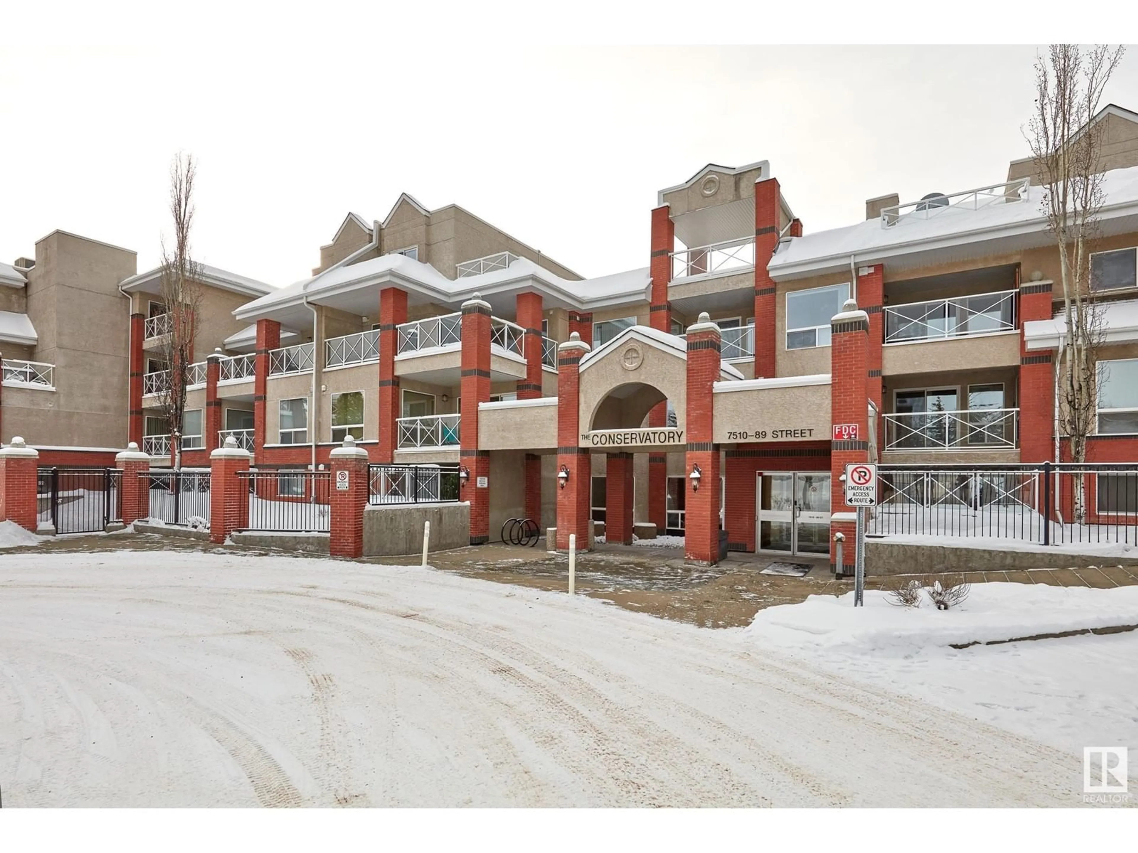 Indoor foyer for #403 7510 89 ST NW, Edmonton Alberta T6C0X5