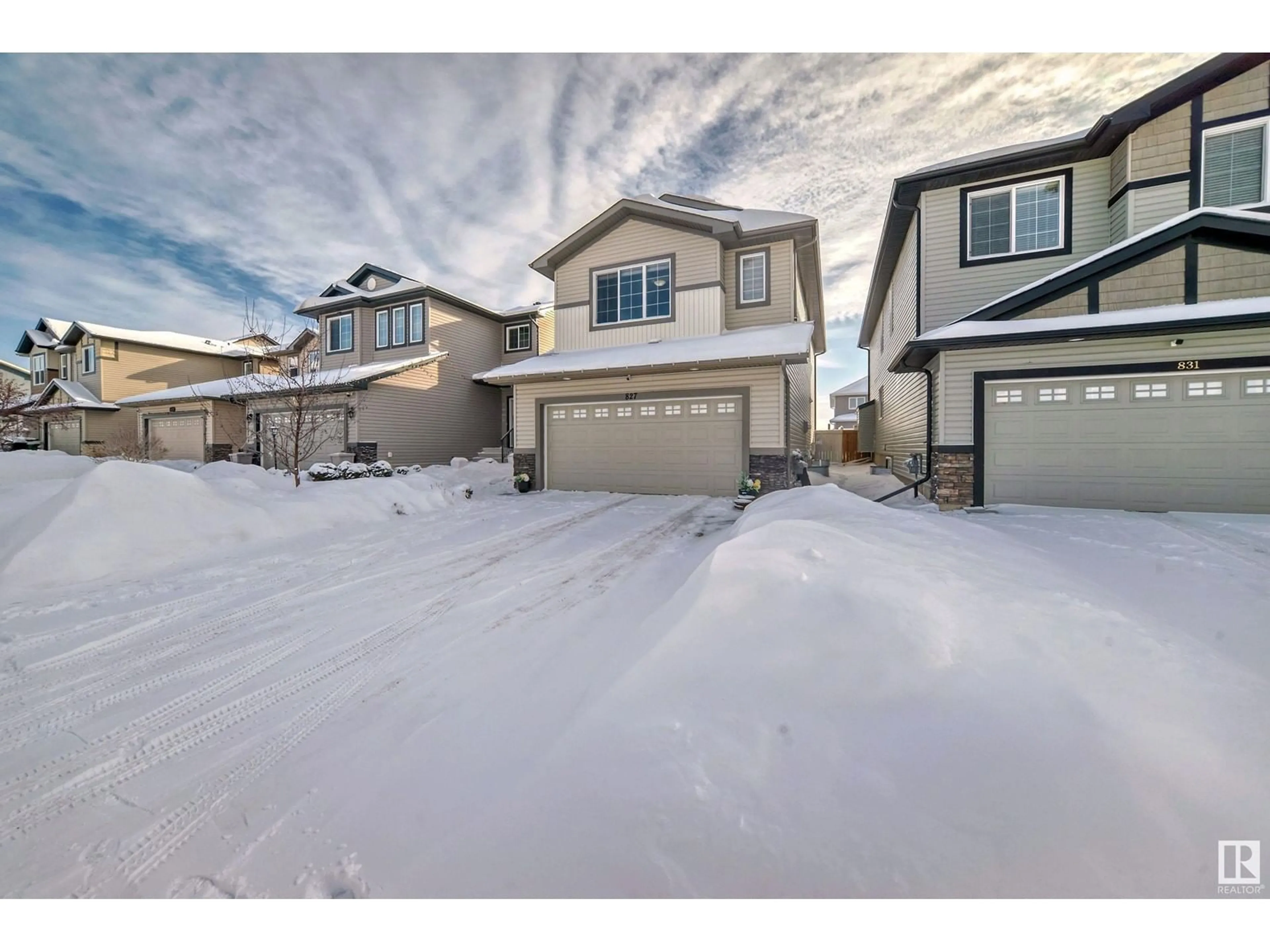 A pic from outside/outdoor area/front of a property/back of a property/a pic from drone, street for 827 35 AV NW, Edmonton Alberta T6T1A3