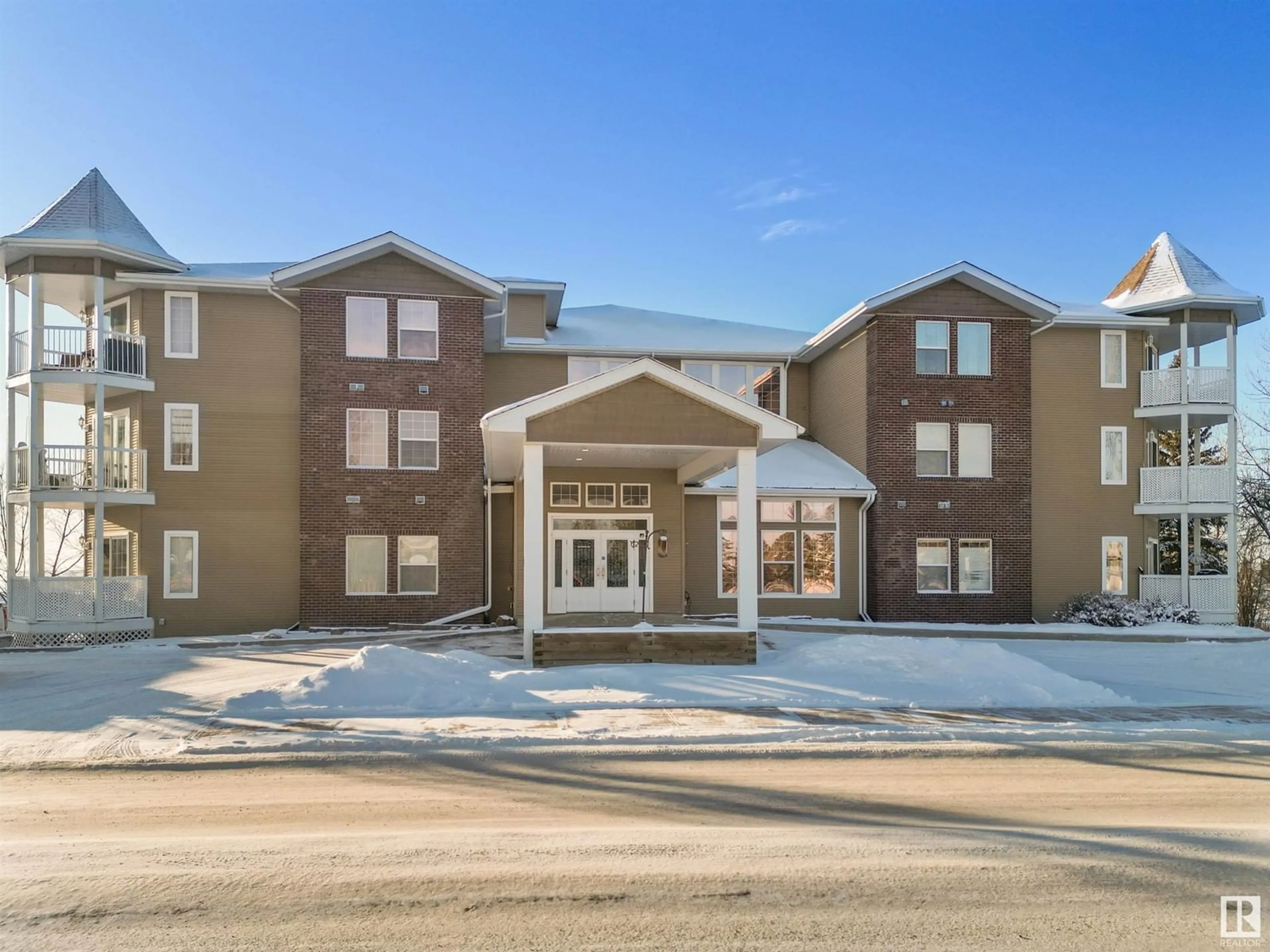 Indoor foyer for #102 4128 47 ST, Drayton Valley Alberta T7A1G6