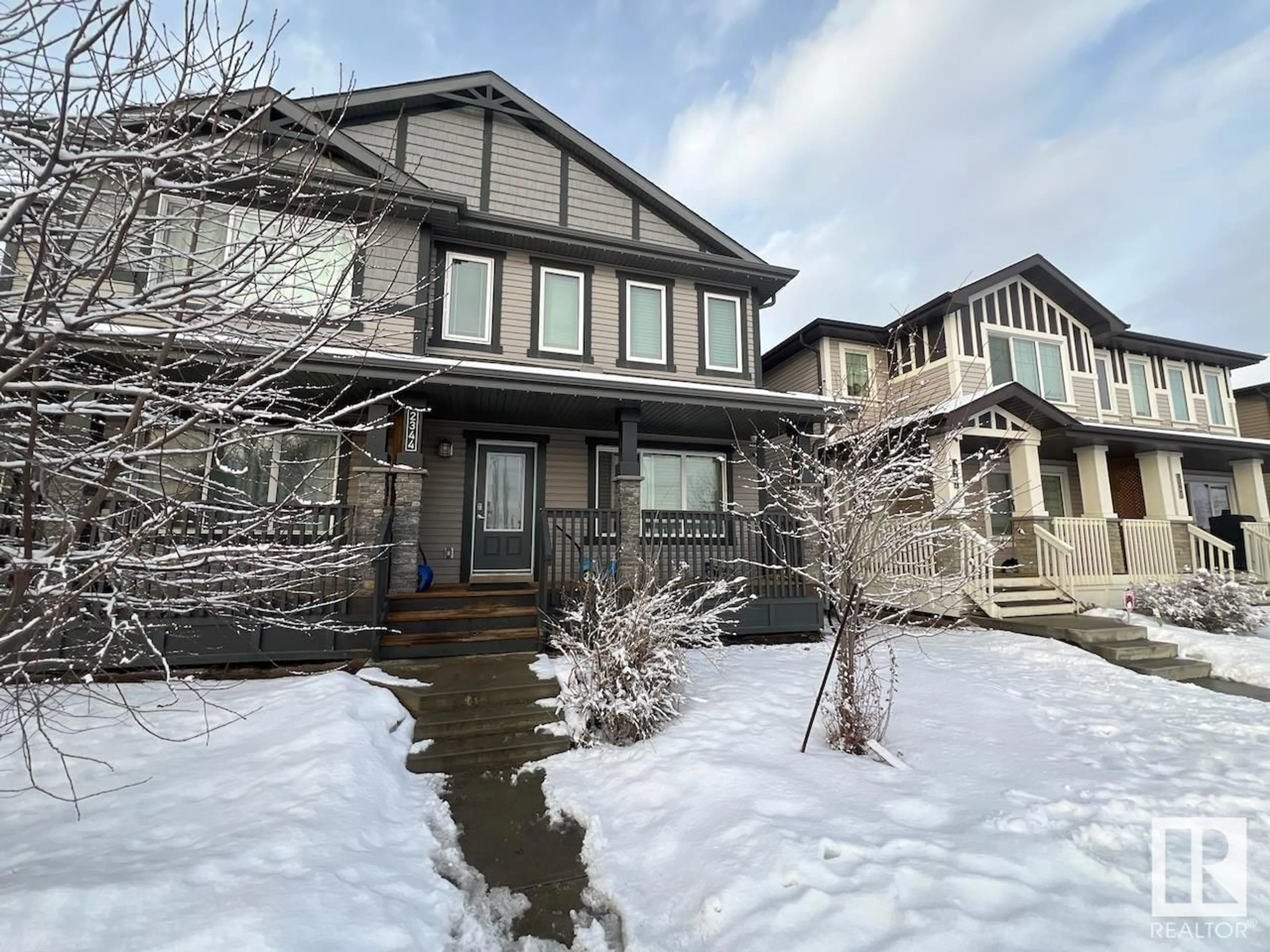 A pic from outside/outdoor area/front of a property/back of a property/a pic from drone, unknown for 2344 GLENRIDDING BV SW, Edmonton Alberta T6W3K6