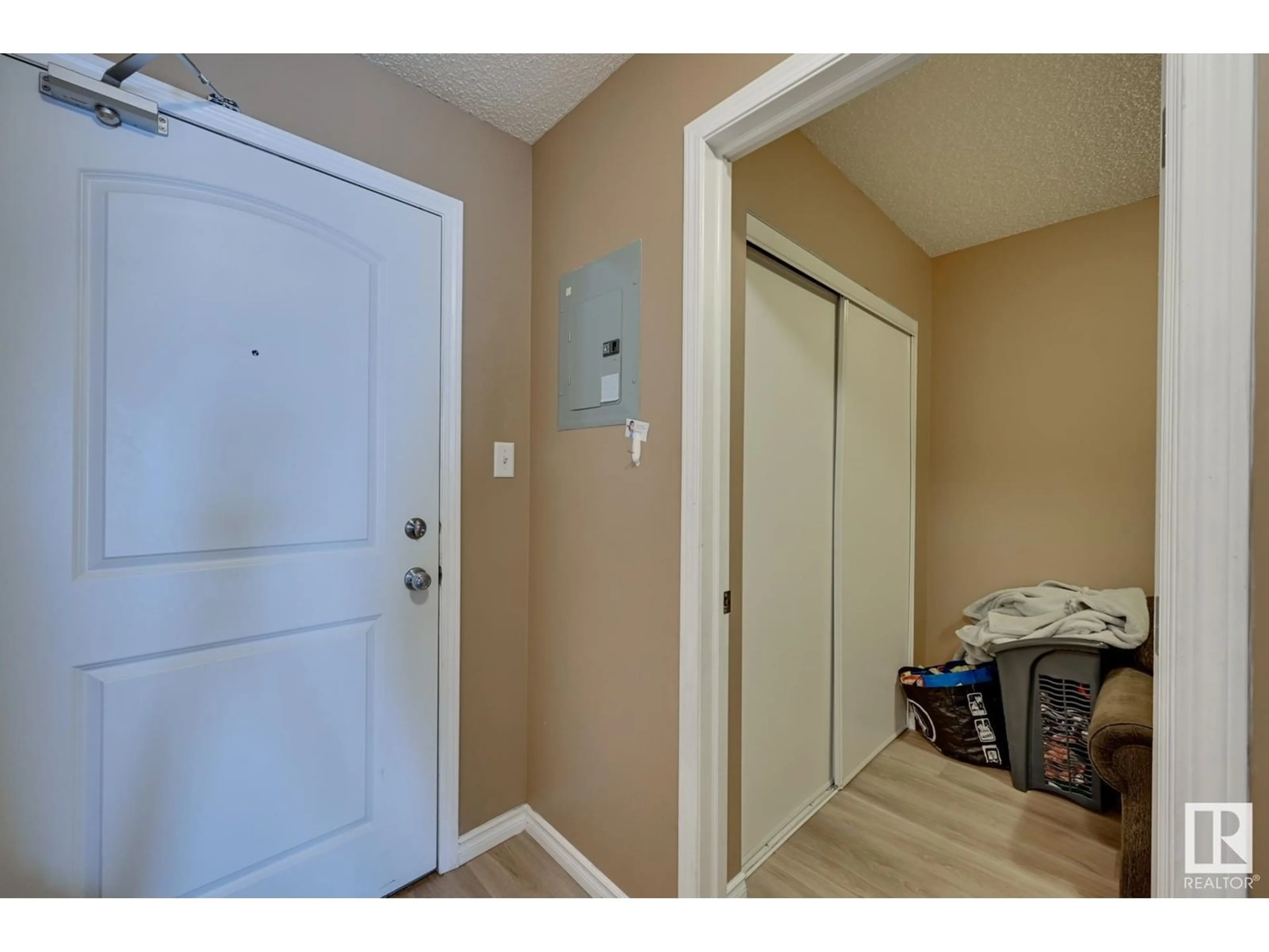 Indoor entryway for #107 70 WOODSMERE, Fort Saskatchewan Alberta T8L0E3