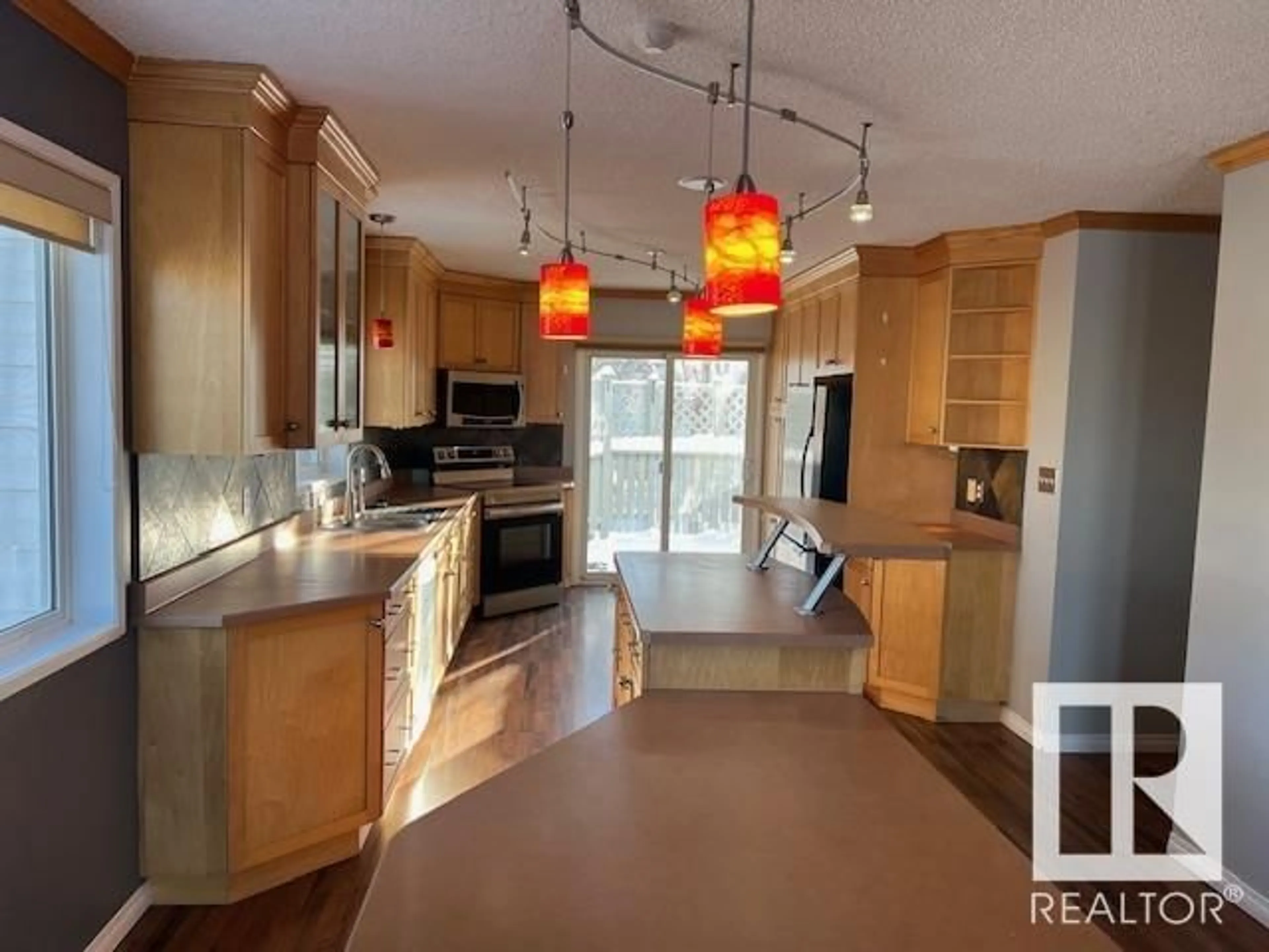 Open concept kitchen, unknown for 19019 56 AV NW, Edmonton Alberta T6M2L3