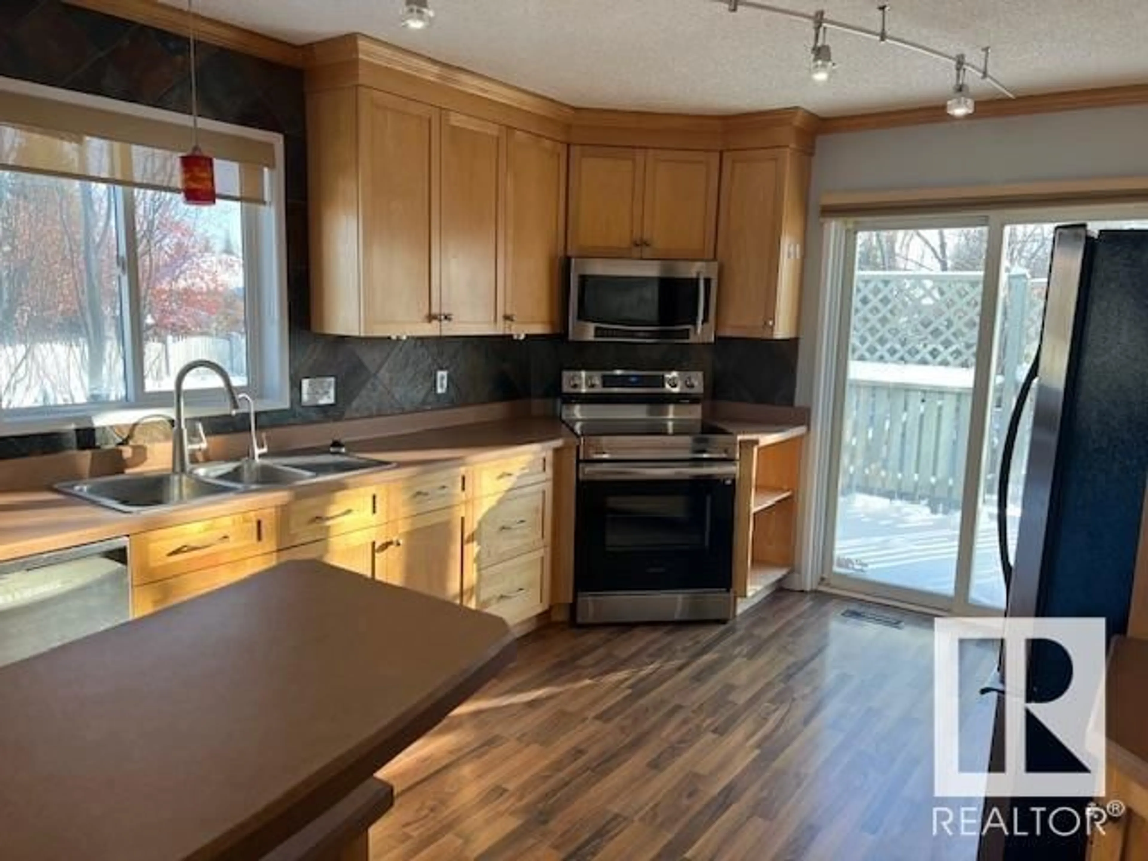 Open concept kitchen, unknown for 19019 56 AV NW, Edmonton Alberta T6M2L3