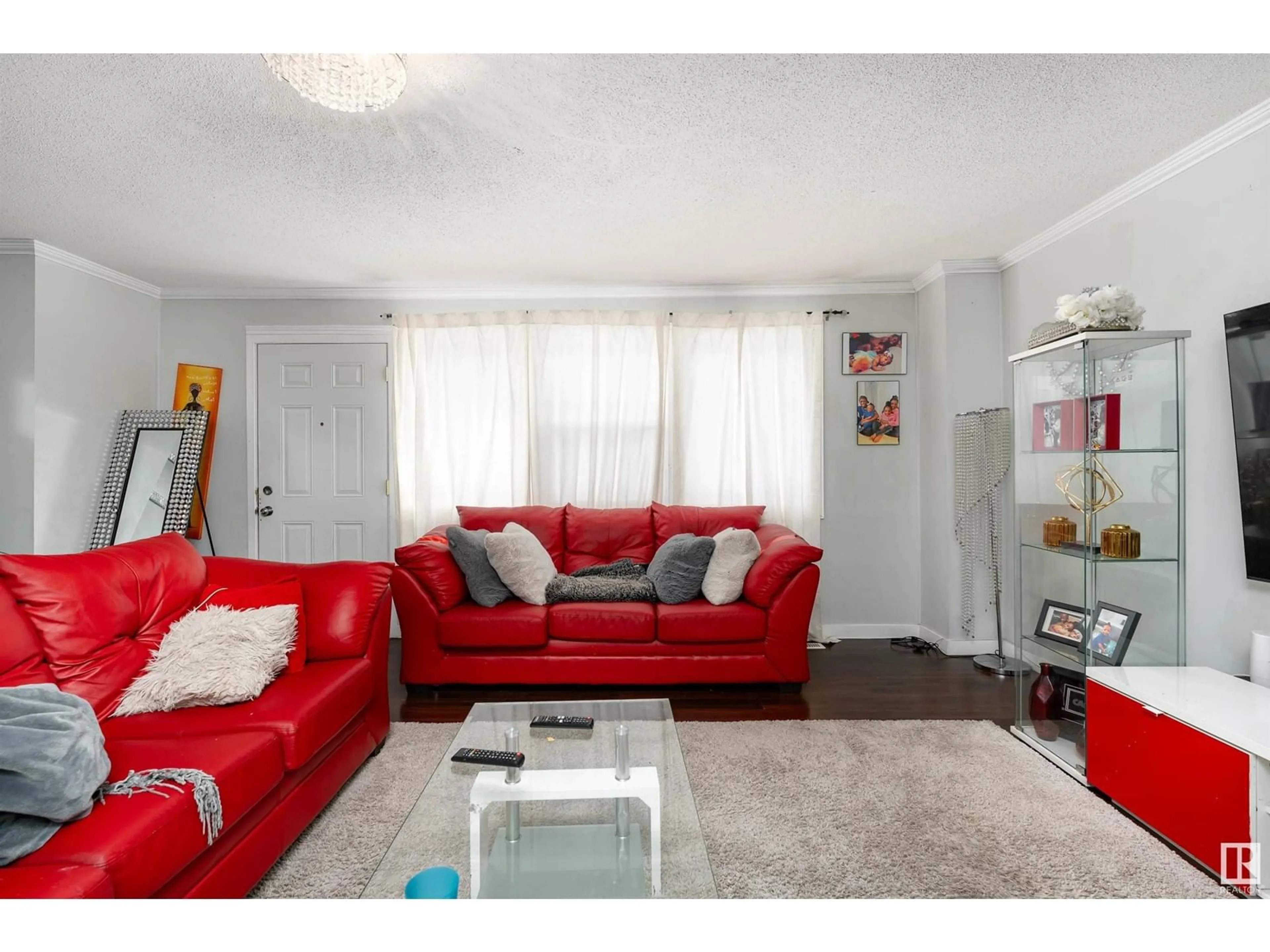 Living room with furniture, unknown for 607 VILLAGE ON THE GREEN NW, Edmonton Alberta T5A1H2