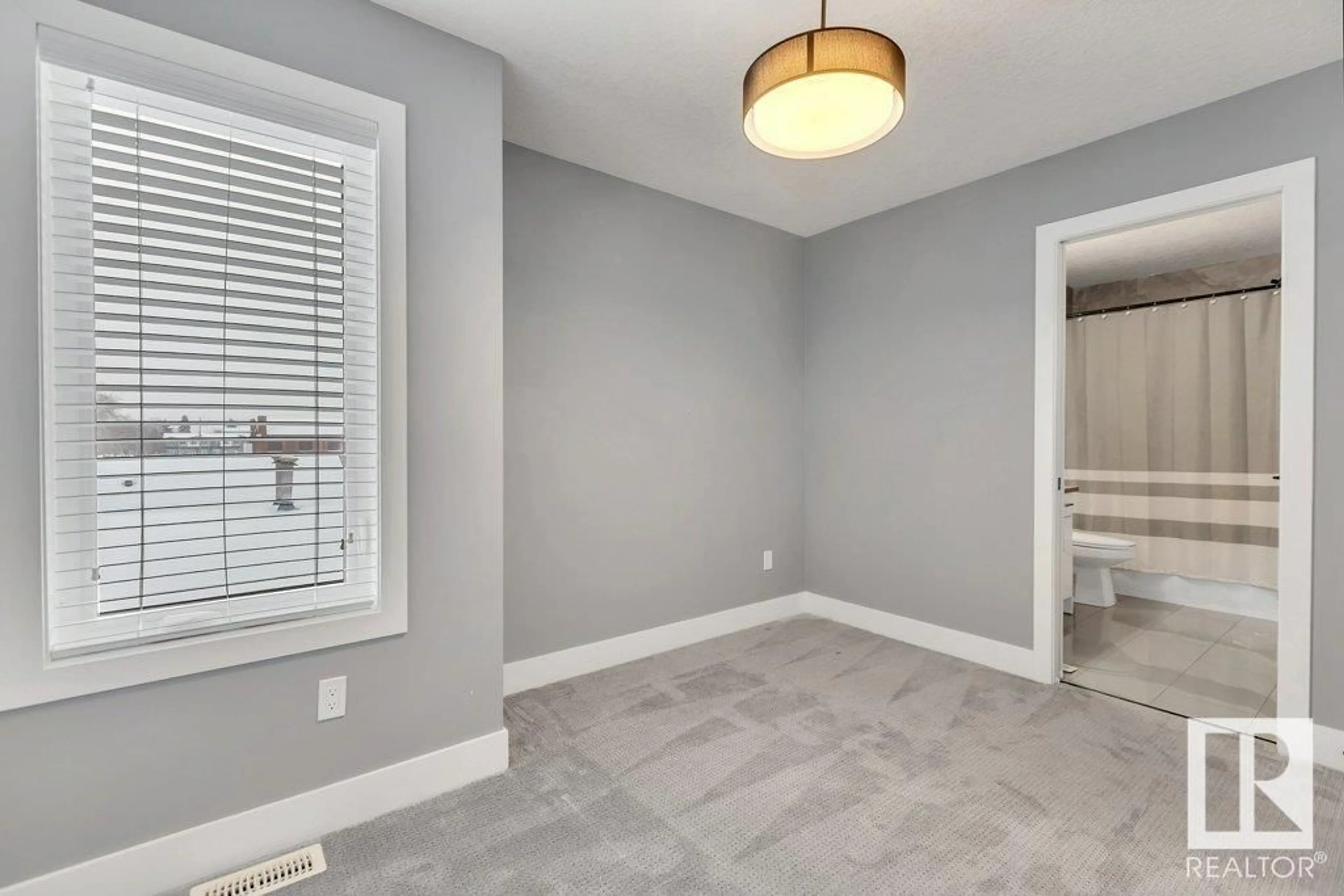 A pic of a room for 12116 80 ST NW, Edmonton Alberta T5B2B1