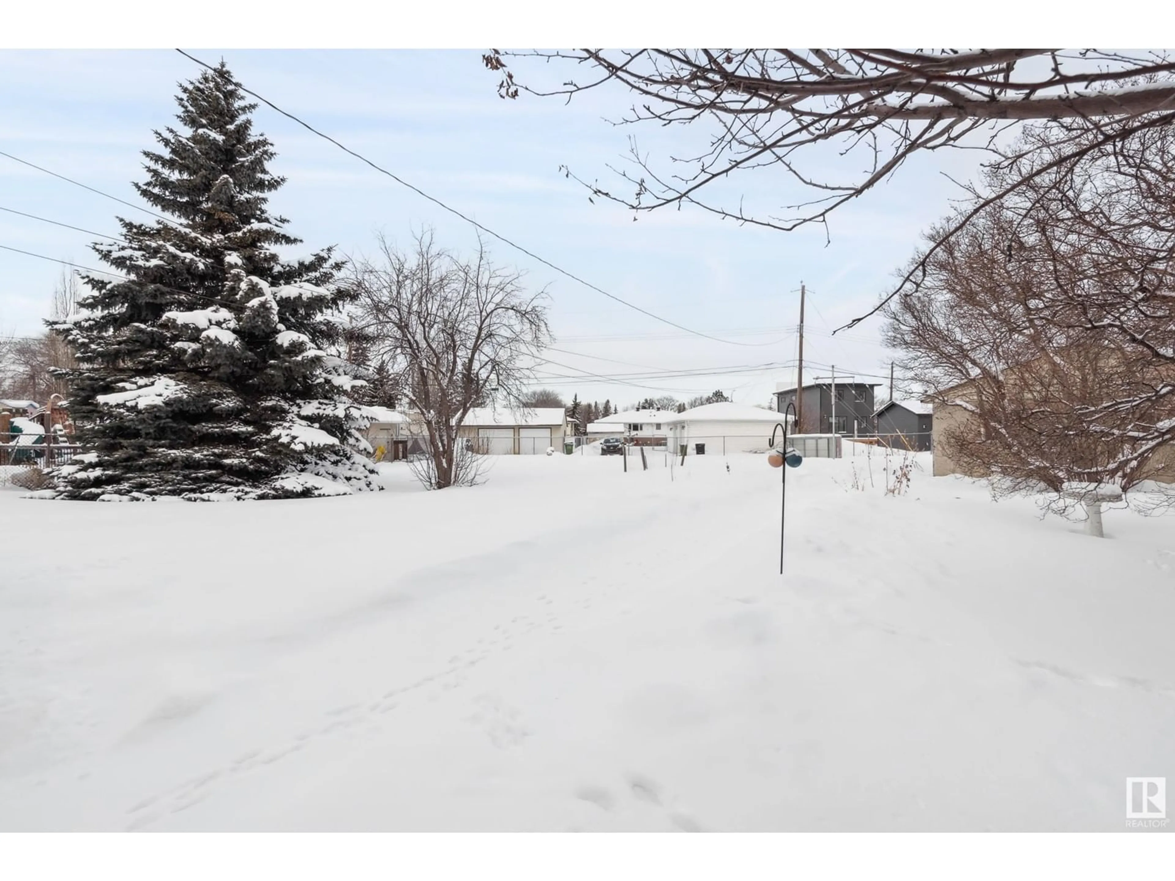 Blurry image for 7704 97 AV NW, Edmonton Alberta T6C2B5