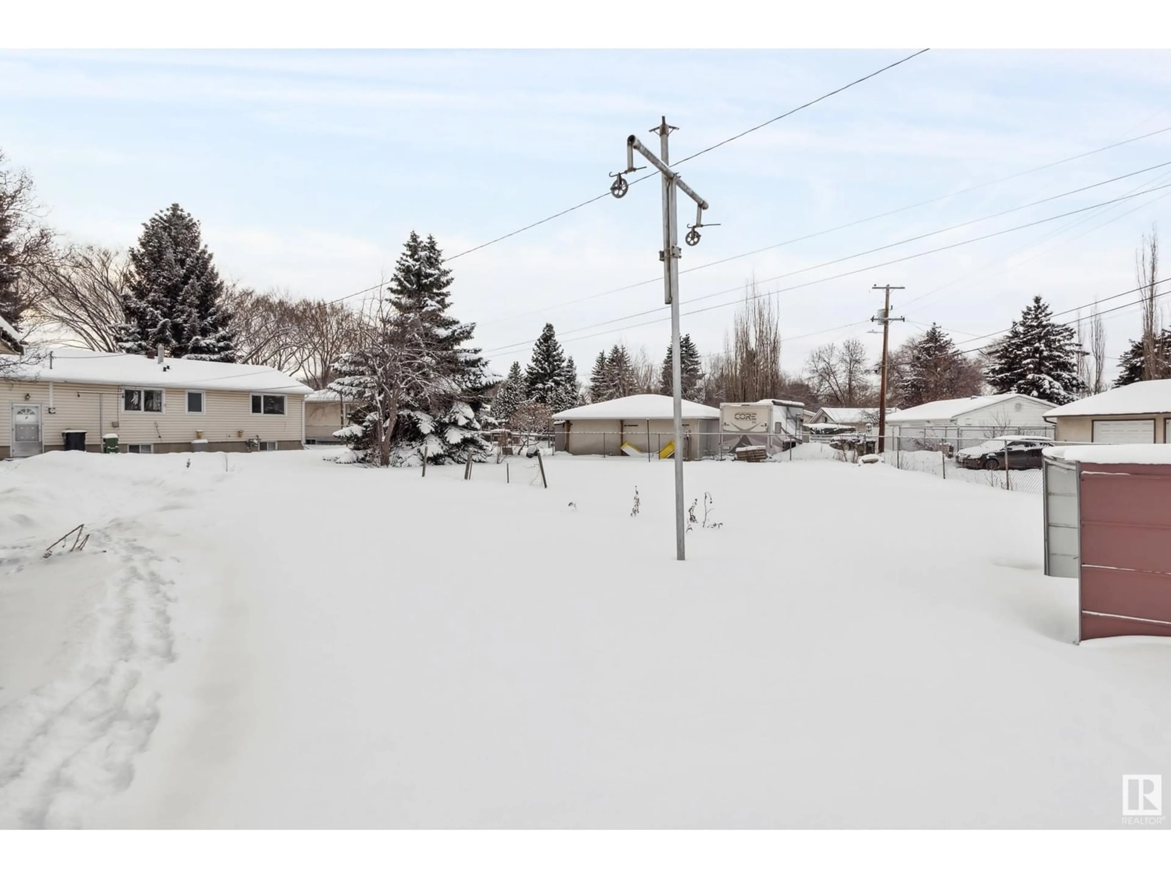 Blurry image for 7704 97 AV NW, Edmonton Alberta T6C2B5