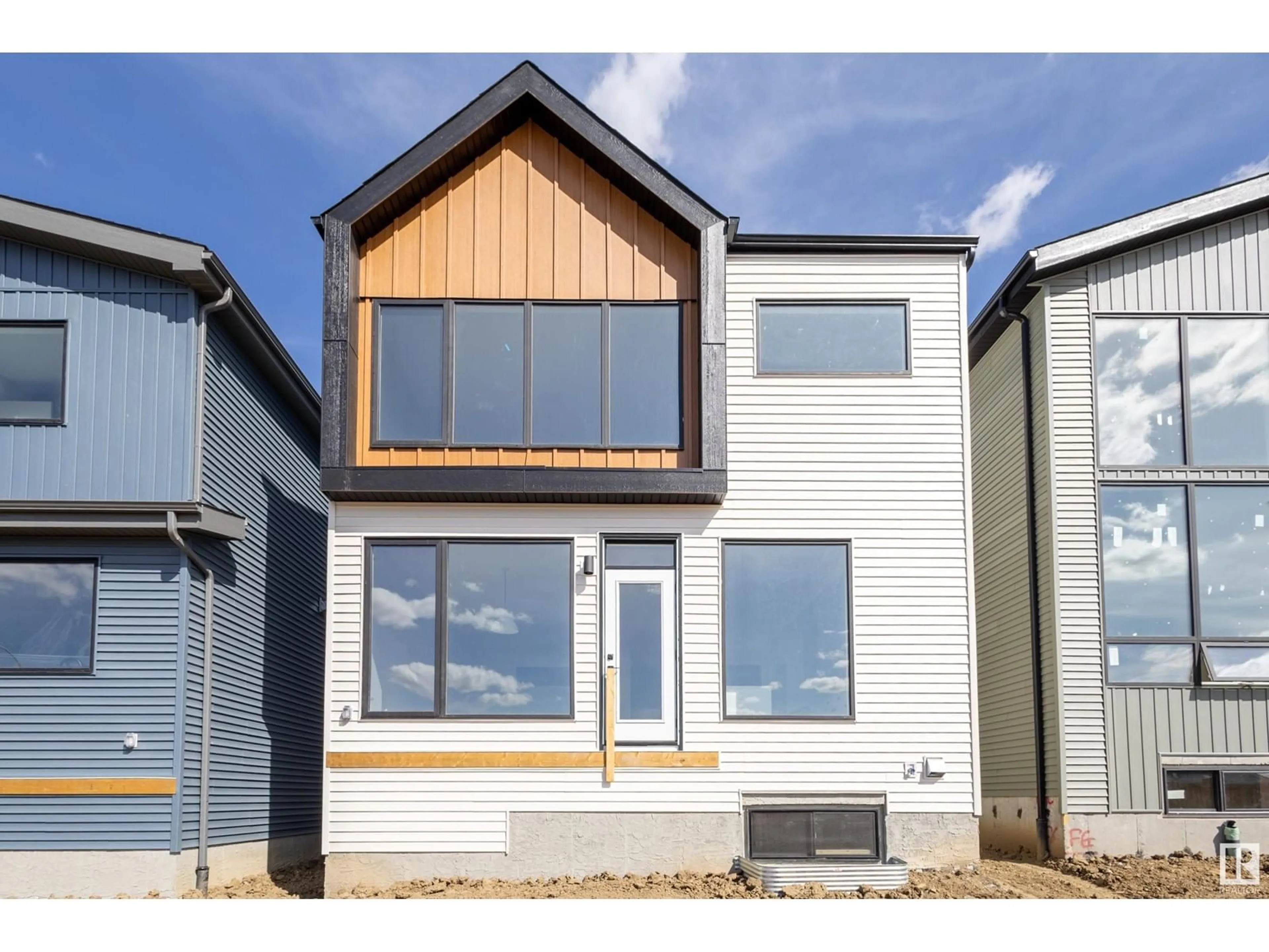 Home with vinyl exterior material, street for SW - 452 33 ST, Edmonton Alberta T6X3C9