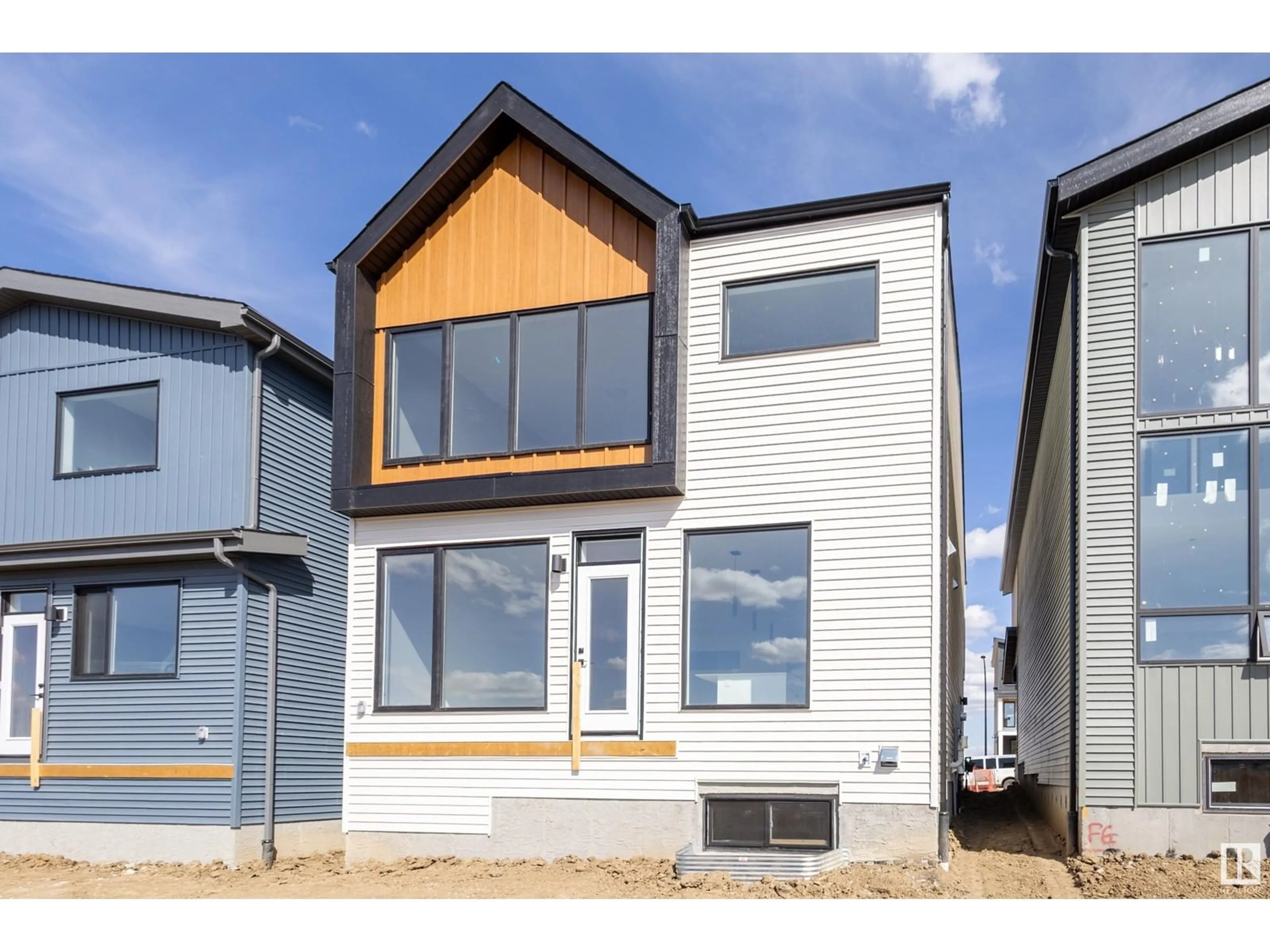 Home with vinyl exterior material, street for SW - 452 33 ST, Edmonton Alberta T6X3C9