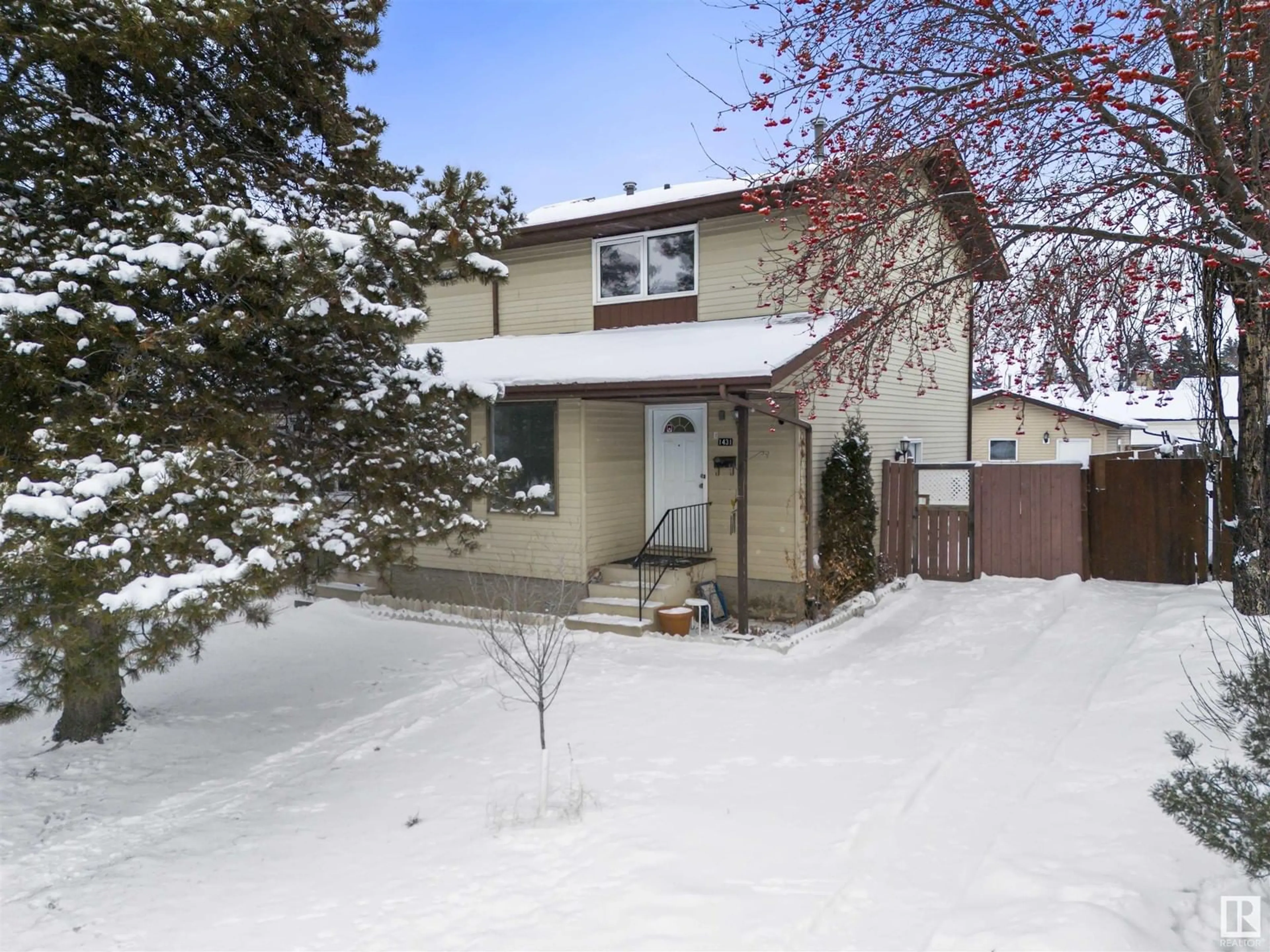 A pic from outside/outdoor area/front of a property/back of a property/a pic from drone, street for 1431 54 ST NW, Edmonton Alberta T6L3K5