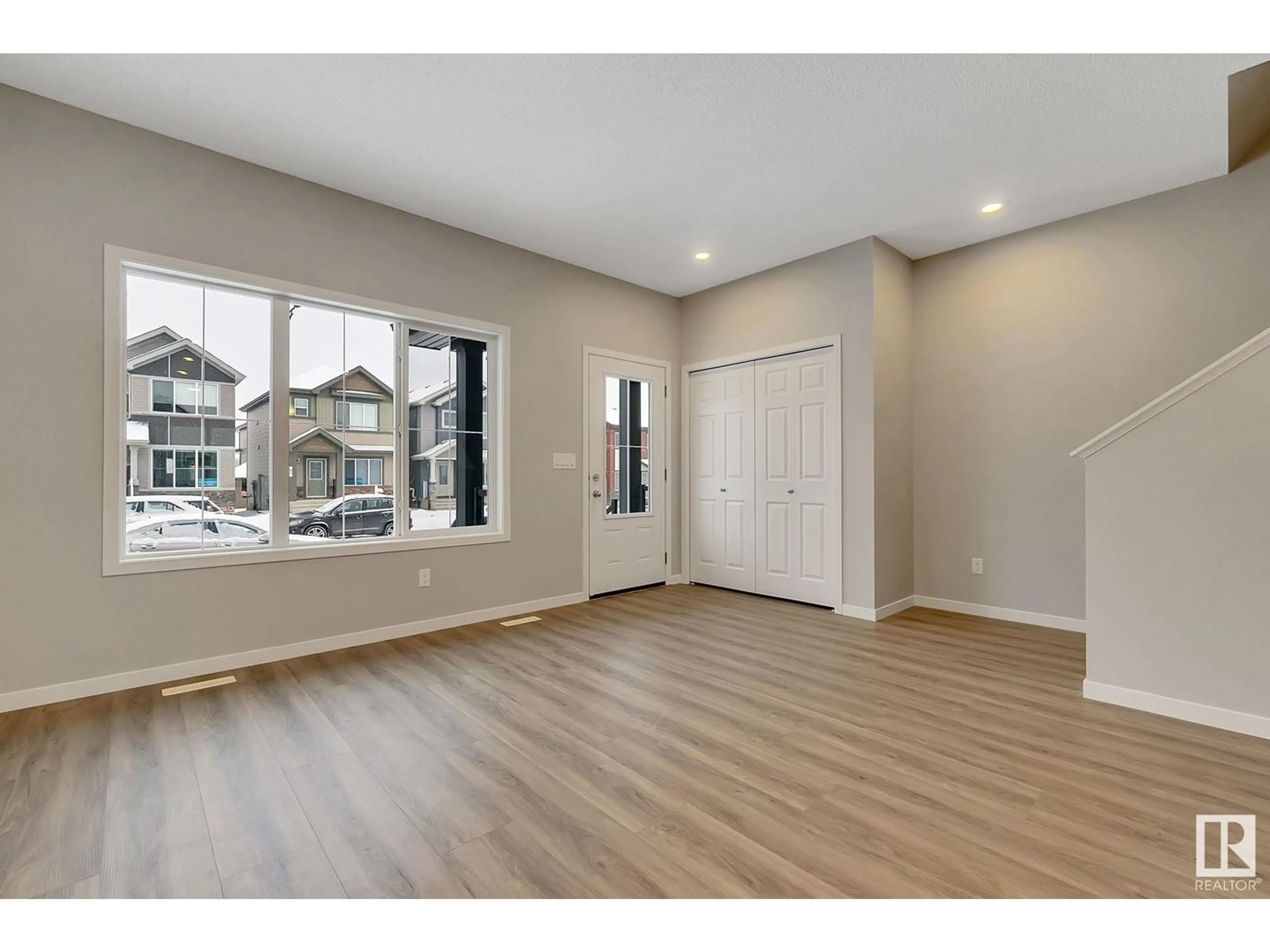 A pic of a room for 9621 COLAK LI SW, Edmonton Alberta T6W5M5