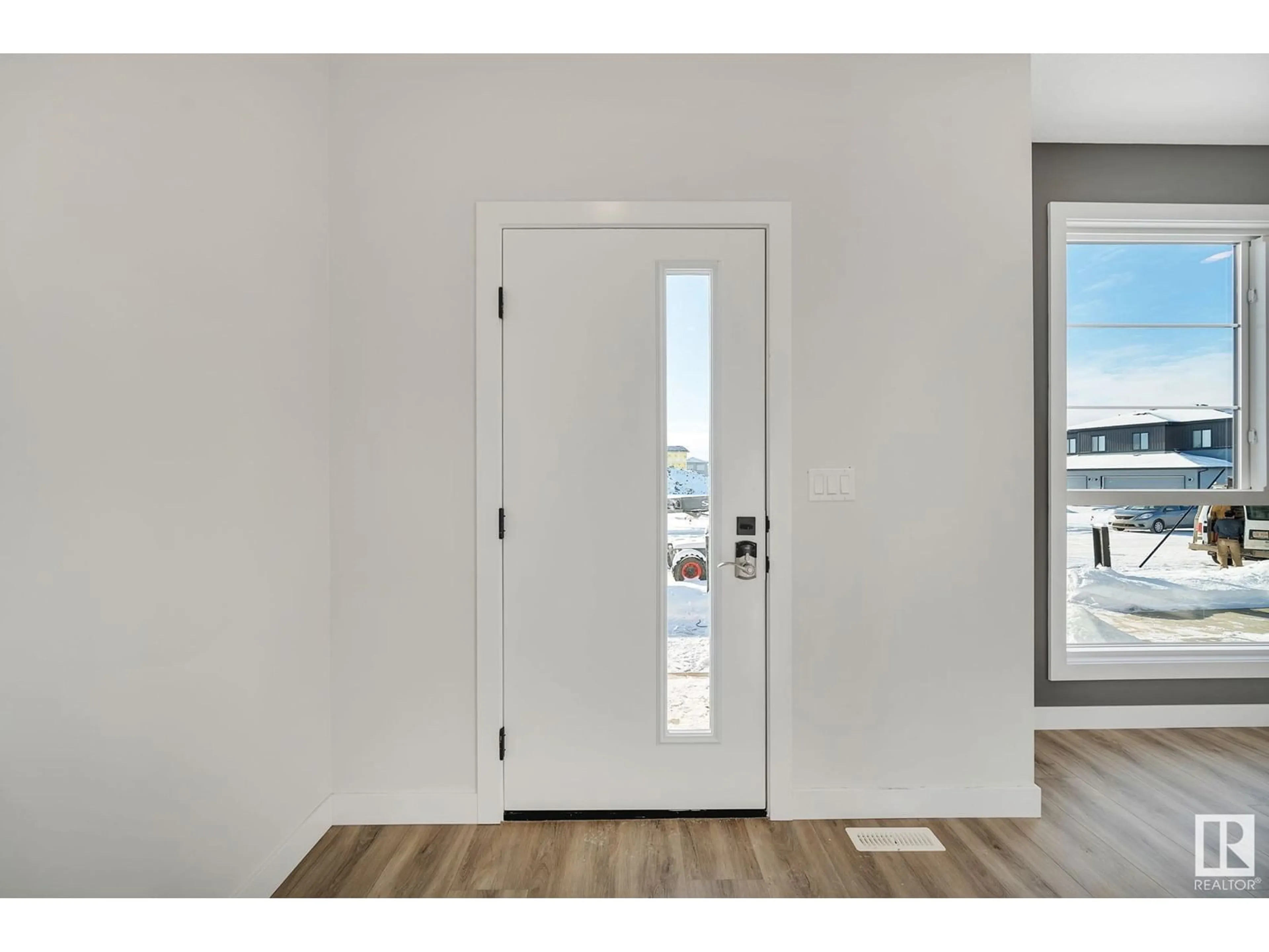 Indoor entryway for 210 STARLING WY, Fort Saskatchewan Alberta T8L0X9