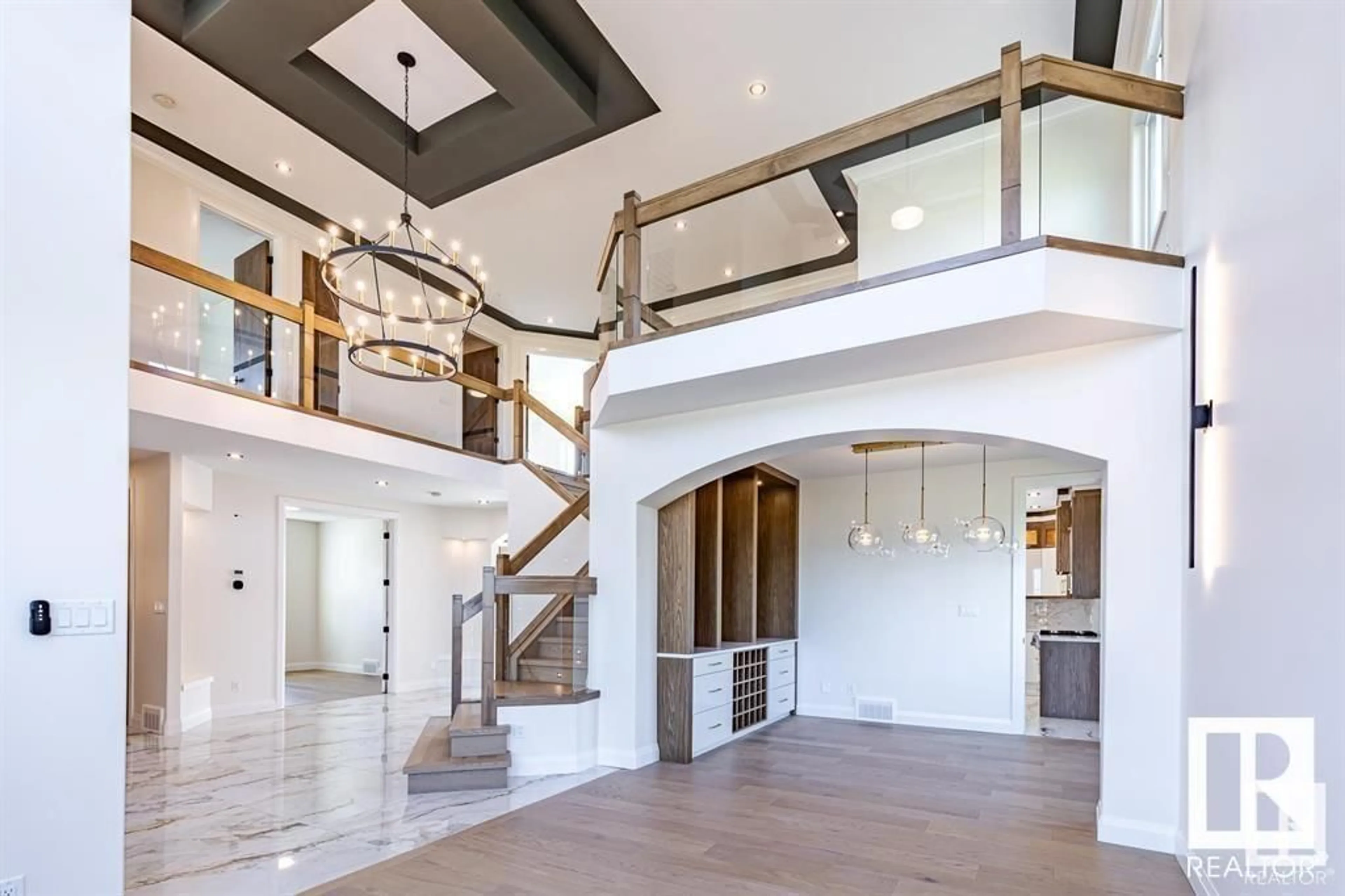 Indoor foyer for 34 26409 TWP RD 532A, Rural Parkland County Alberta T7X0W7