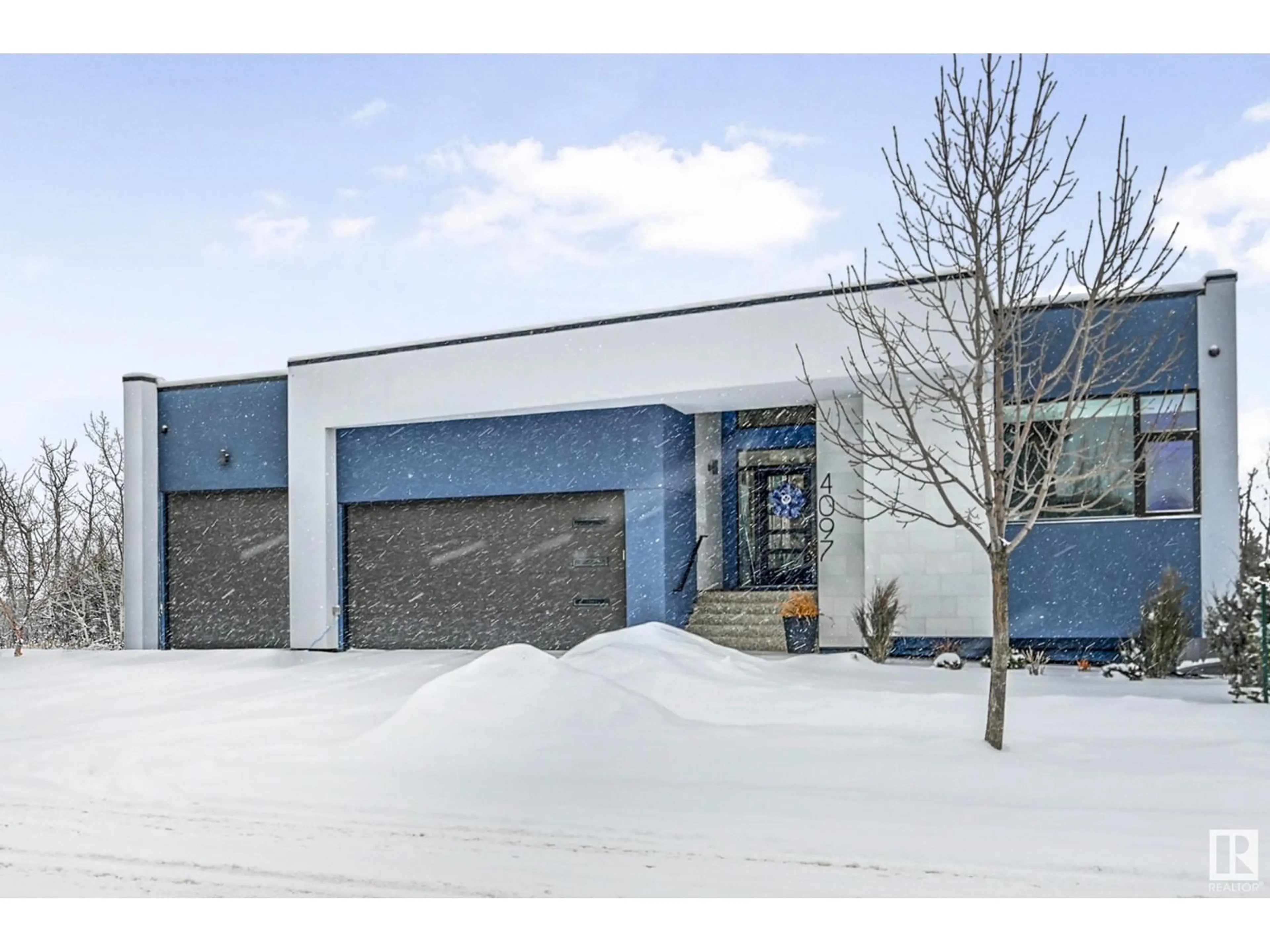 A pic from outside/outdoor area/front of a property/back of a property/a pic from drone, water/lake/river/ocean view for 4097 WHISPERING RIVER DR, Edmonton Alberta T6W2E2
